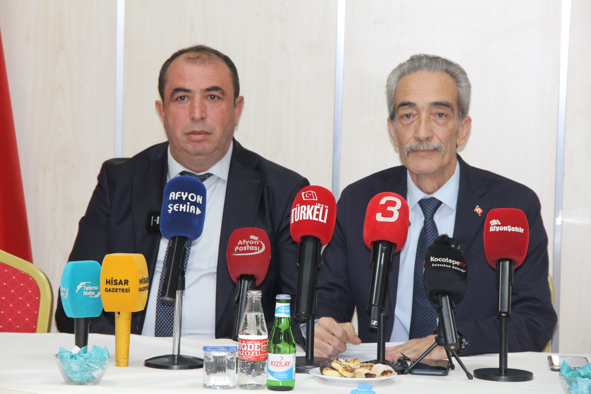ESOB BAŞKANI ÜSTÜN GÜNDEMDEKİ KONULARA YANIT VERDİ: “ESNAFI SİYASET ÜZERİNDEN İKİYE BÖLMEYE ÇALIŞIYORLAR”