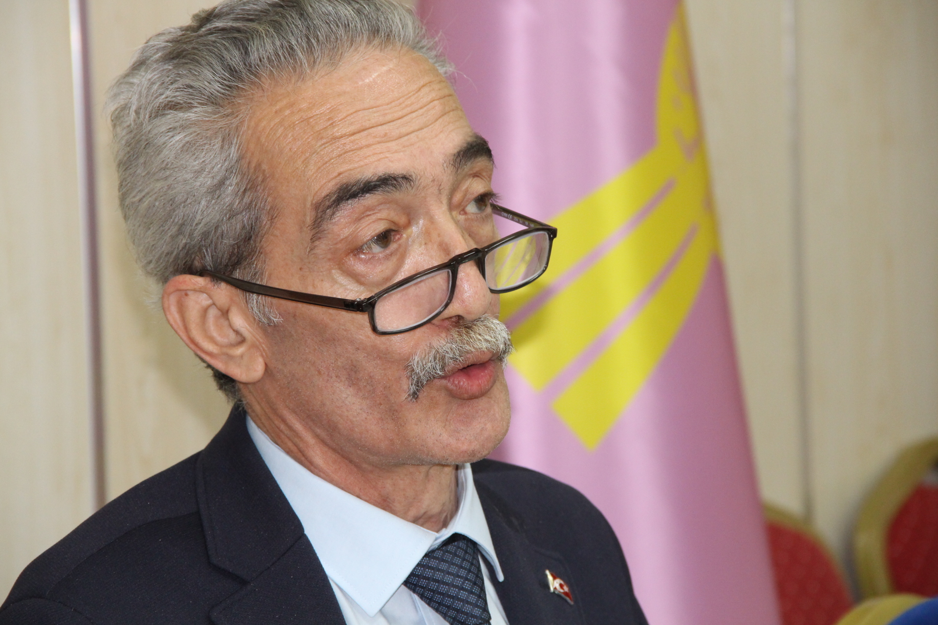 ESOB BAŞKANI ÜSTÜN GÜNDEMDEKİ KONULARA YANIT VERDİ: “ESNAFI SİYASET ÜZERİNDEN İKİYE BÖLMEYE ÇALIŞIYORLAR”