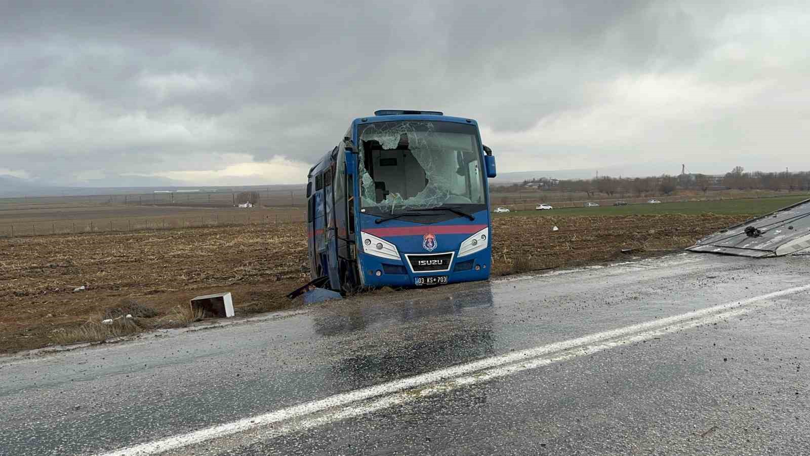 Devrilen Cezaevi Aracındaki Yaralanan Jandarma ve Mahkumların İsimleri Belli Oldu