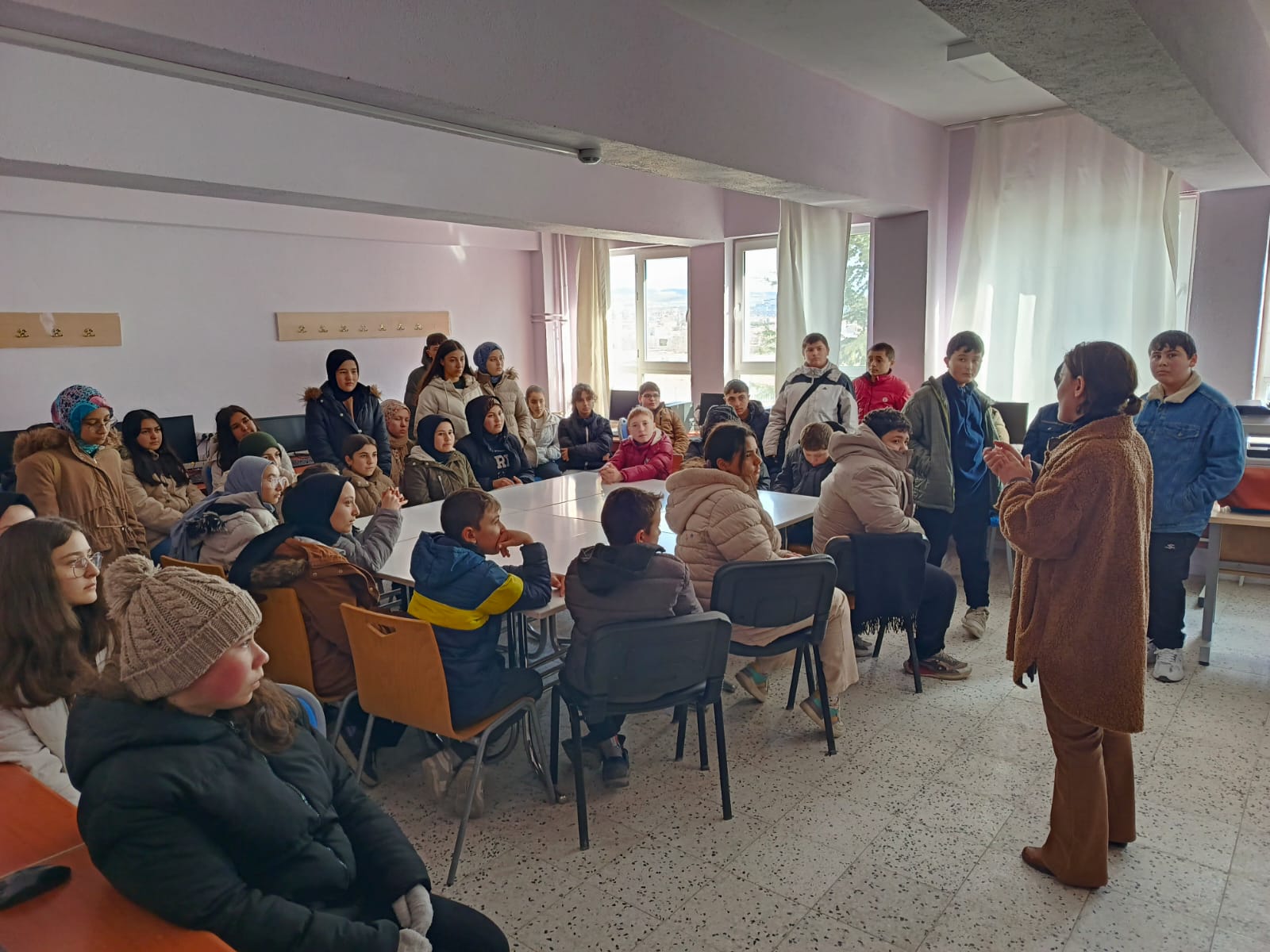 İscehisar Fatih Ortaokulu Öğrencileri Mesleki Eğitimi Yerinde İnceledi