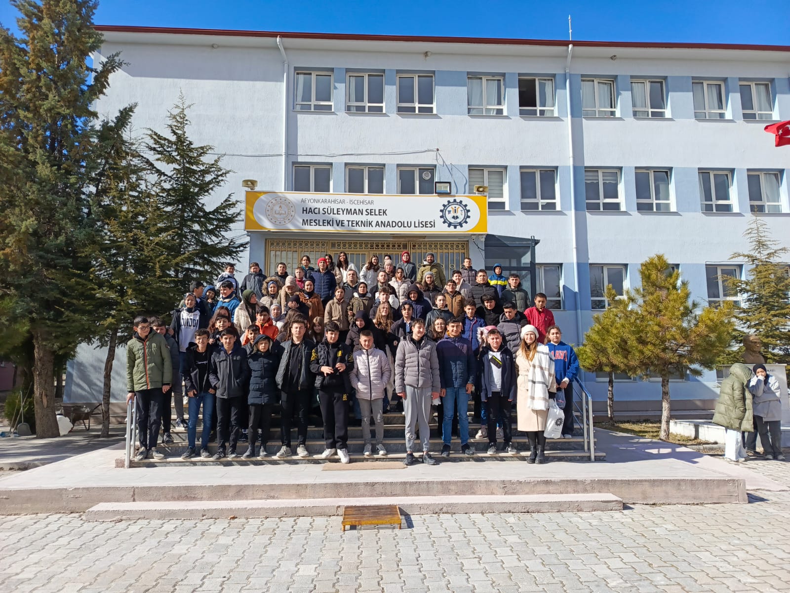 İscehisar Fatih Ortaokulu Öğrencileri Mesleki Eğitimi Yerinde İnceledi