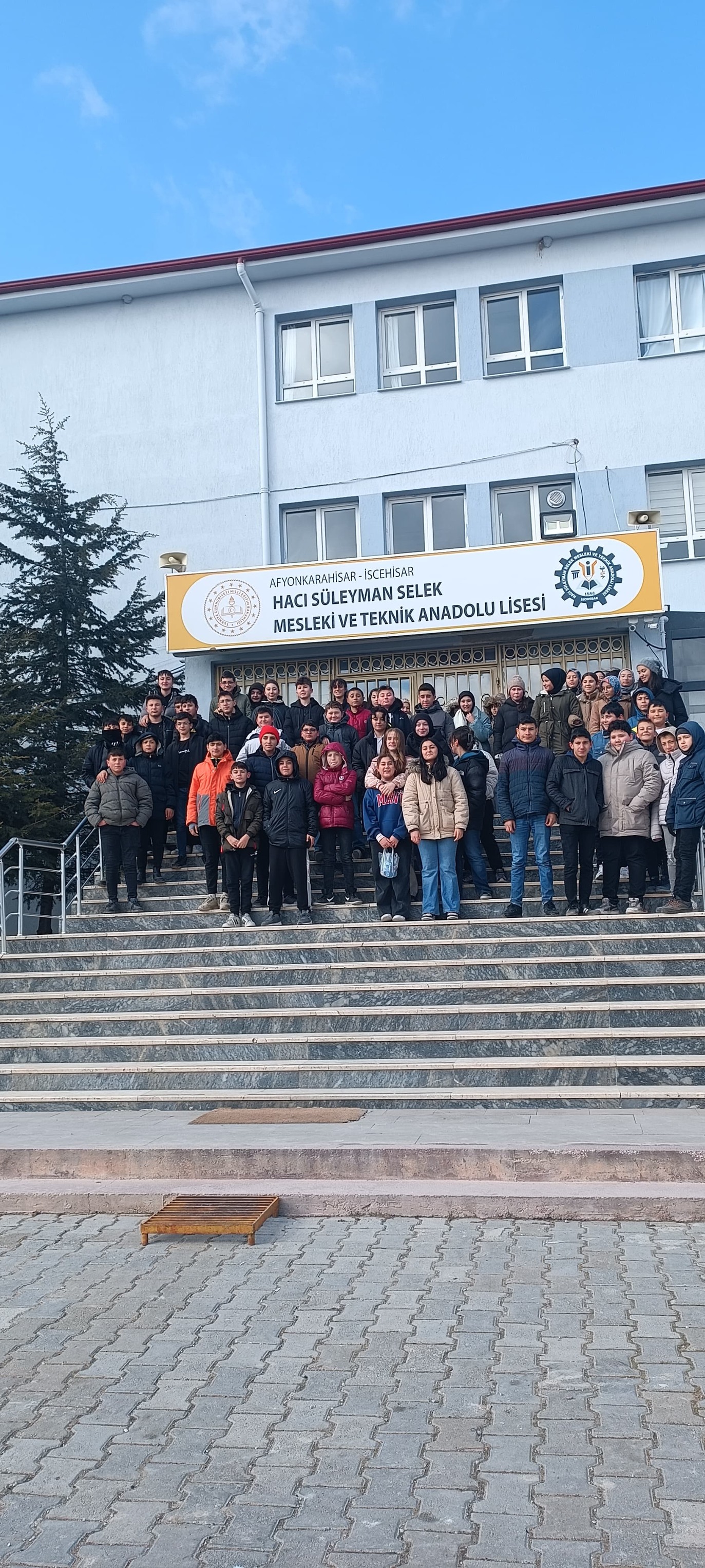 İscehisar Fatih Ortaokulu Öğrencileri Mesleki Eğitimi Yerinde İnceledi