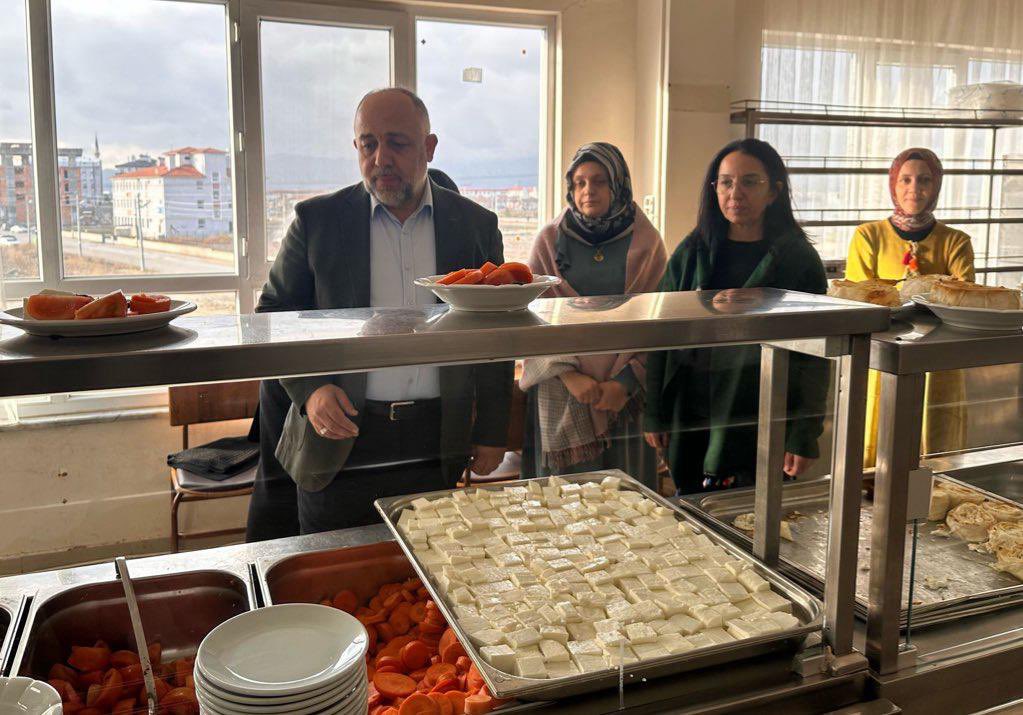 YURTLARDA TİTİZ ÇALIŞMALARA İMZA ATAN MÜDÜR KASAPOĞLU DENETİMDE