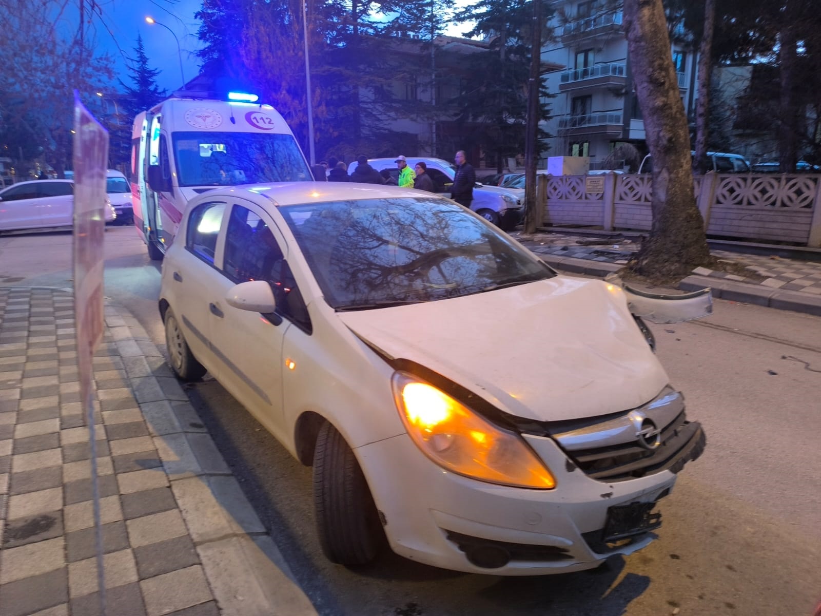 AFYON’DA AKŞAM  SAATLERİNDE KORKUTAN KAZA
