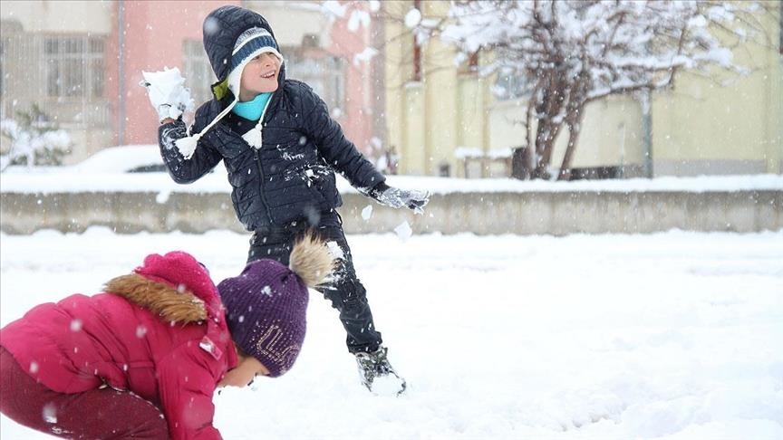 Son dakika: Afyonkarahisar'da okullar tatil!  2 ilçe ve 3 köyde taşımalı eğitime ara verildi