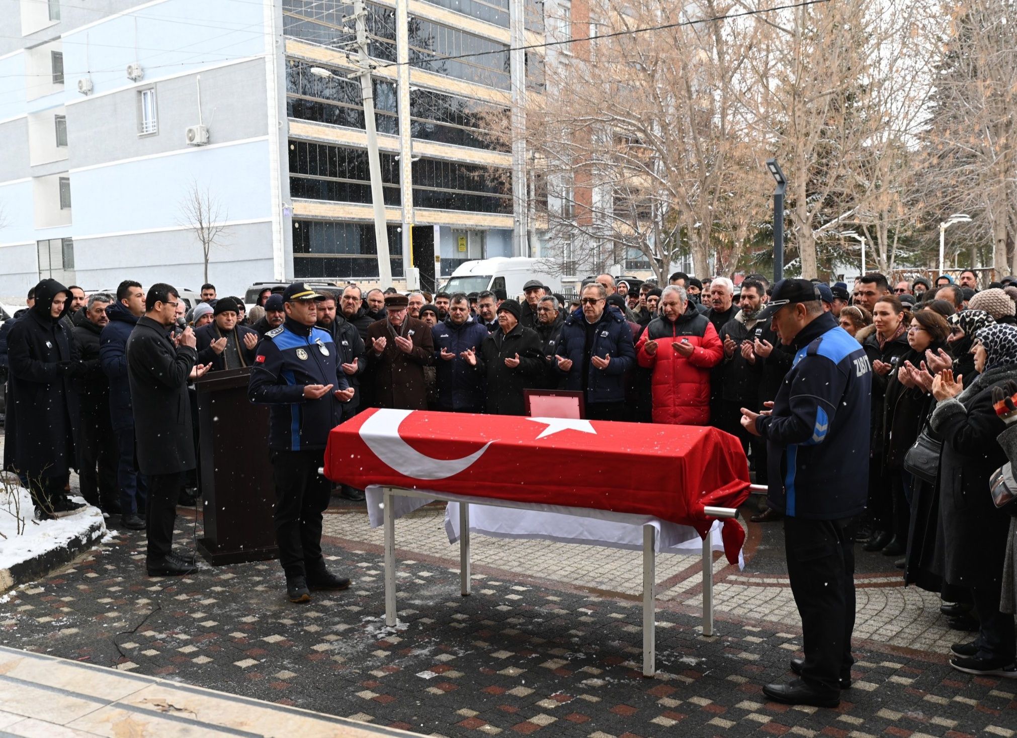 EMİRDAĞ’A İZ BIRAKAN BAŞKAN  SON YOLCULUĞUNA UĞURLANDI