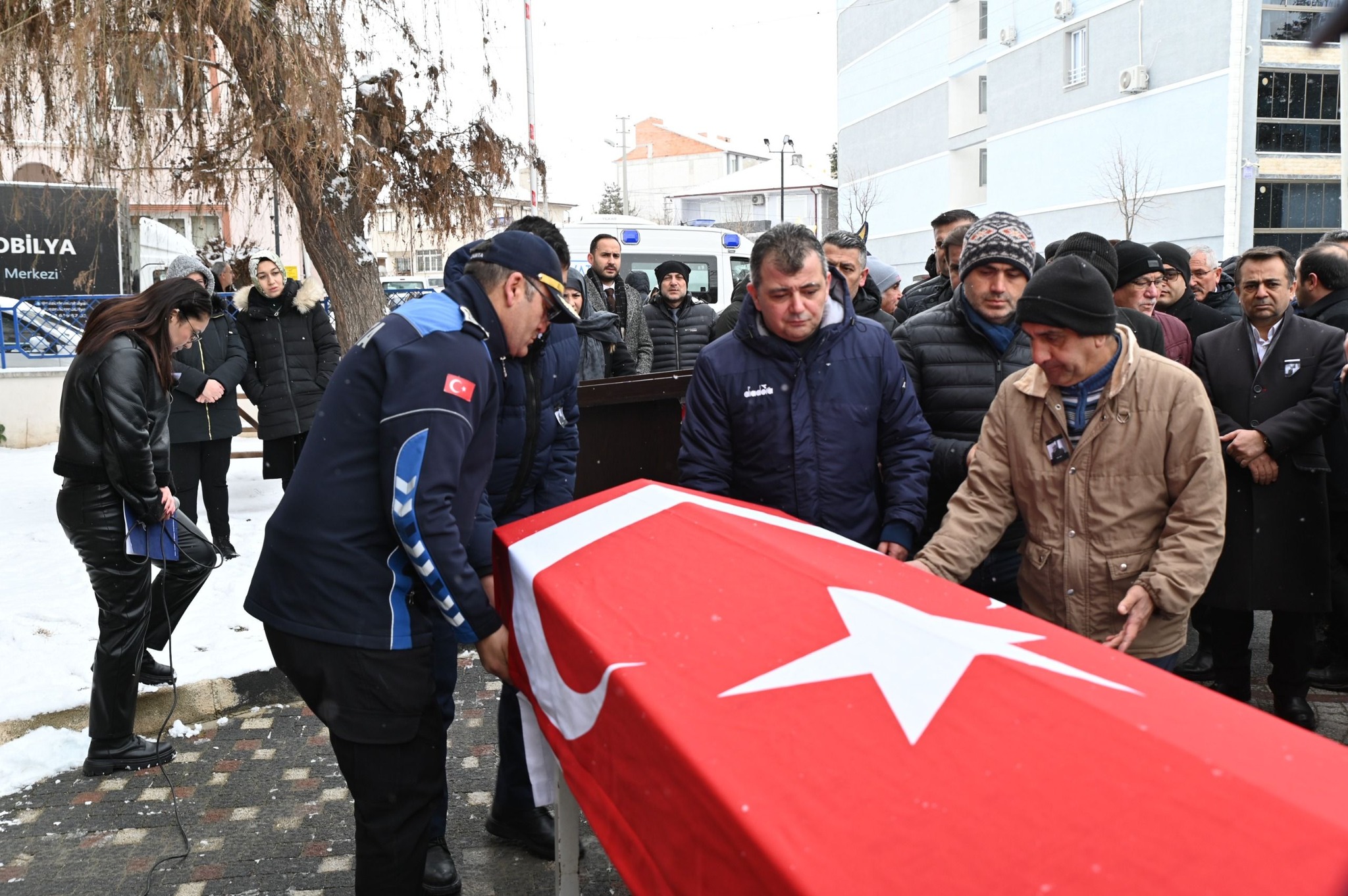 EMİRDAĞ’A İZ BIRAKAN BAŞKAN  SON YOLCULUĞUNA UĞURLANDI