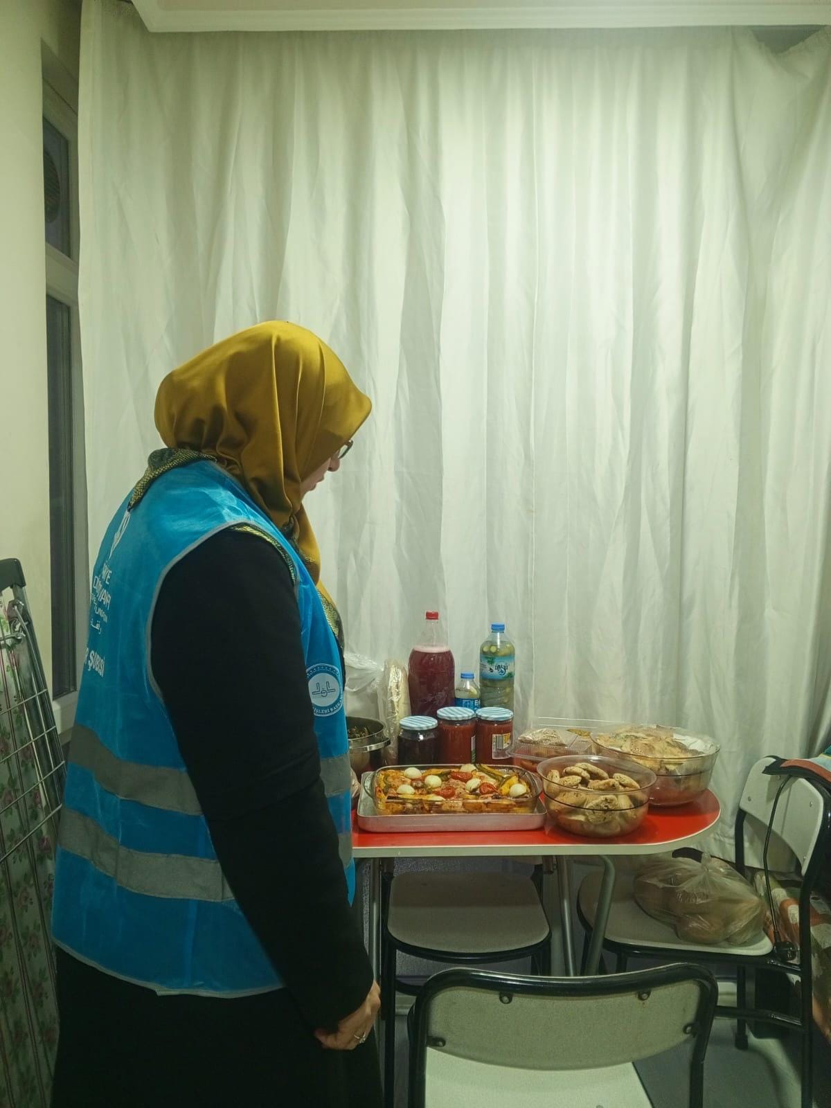 TÜRKİYE DİYANET VAKFI’NDAN  ÖĞRENCİLERE DESTEK ELİ