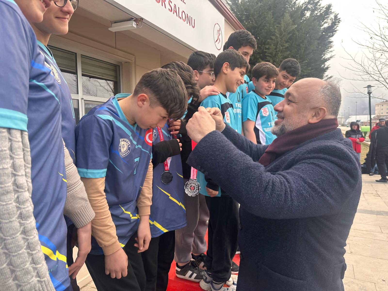 Genç Sporcular Parkurda Kıyasıya Yarıştı: Okul Sporları Oryantiring Yarışmaları Tamamlandı