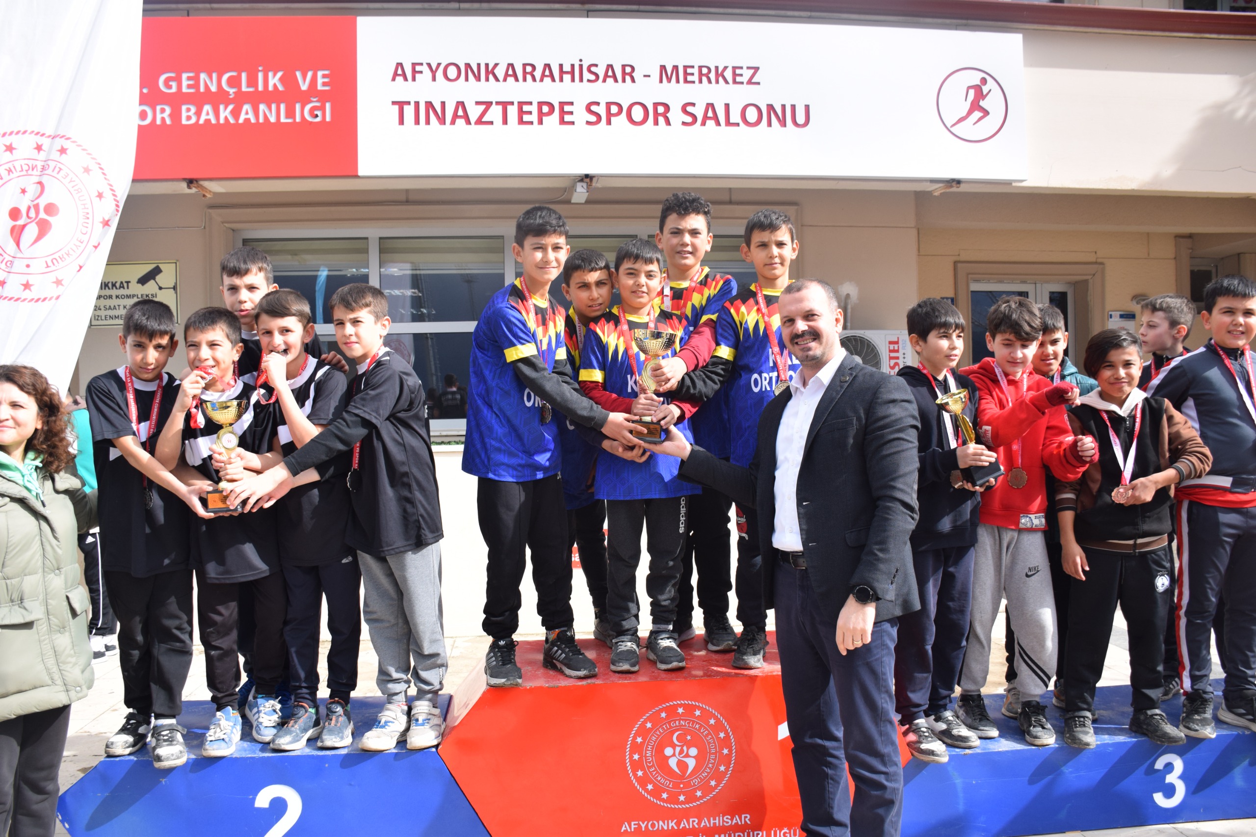 Genç Sporcular Parkurda Kıyasıya Yarıştı: Okul Sporları Oryantiring Yarışmaları Tamamlandı