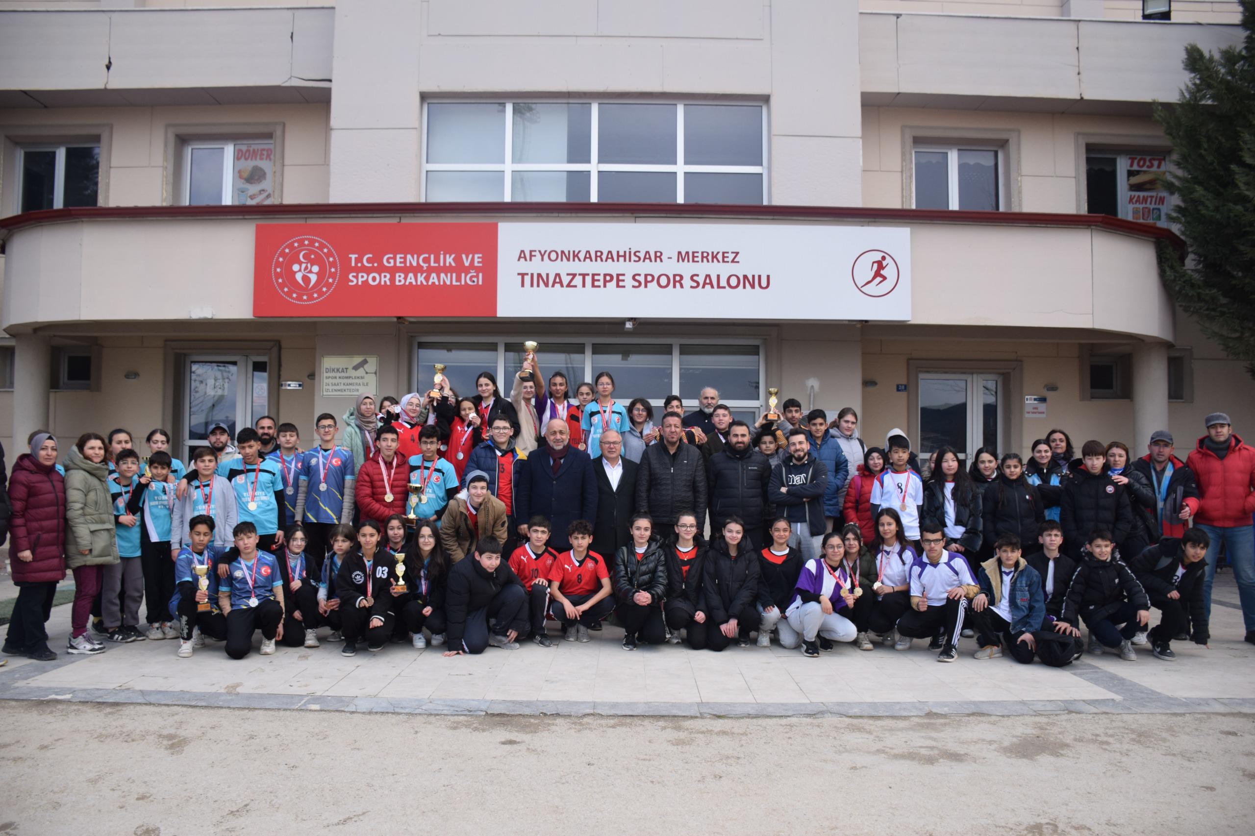Genç Sporcular Parkurda Kıyasıya Yarıştı: Okul Sporları Oryantiring Yarışmaları Tamamlandı