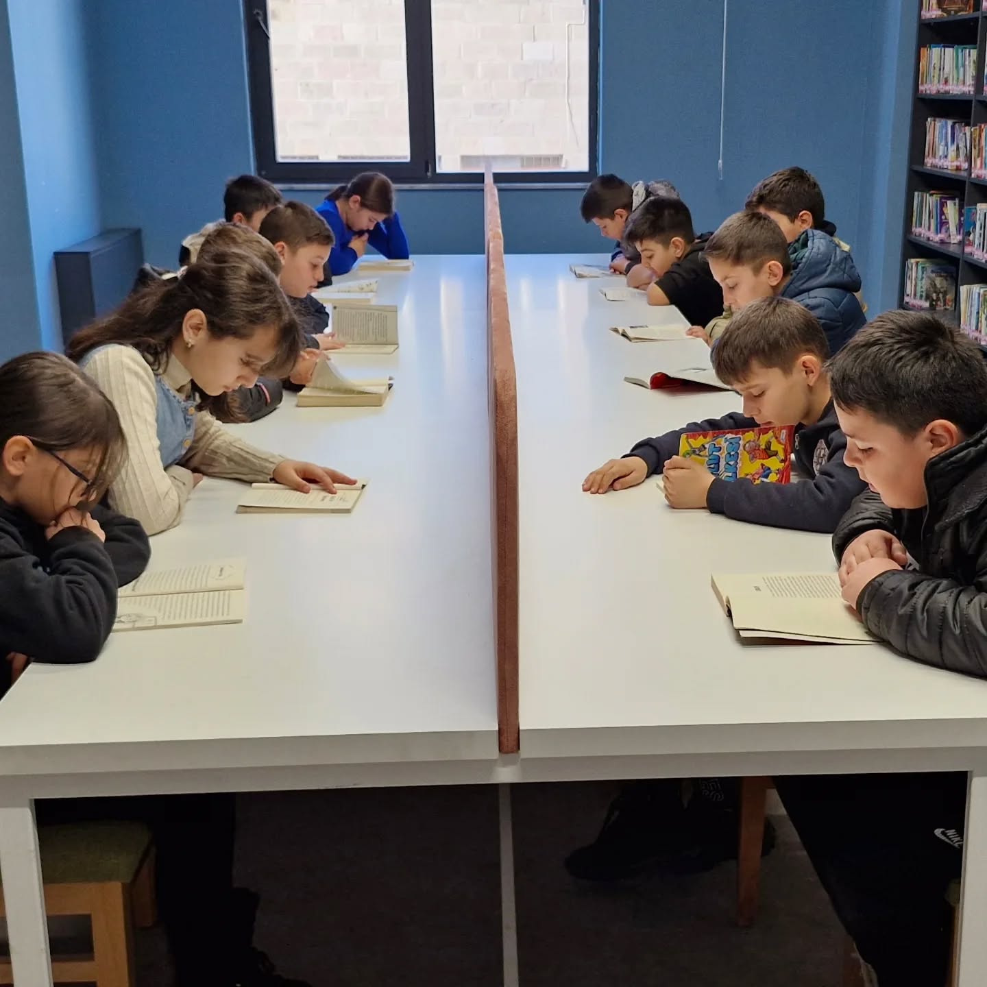 SANDIKLI’DA KÜTÜPHANE SEVGİSİ  TEKNOLOJİYE MEYDAN OKUYOR