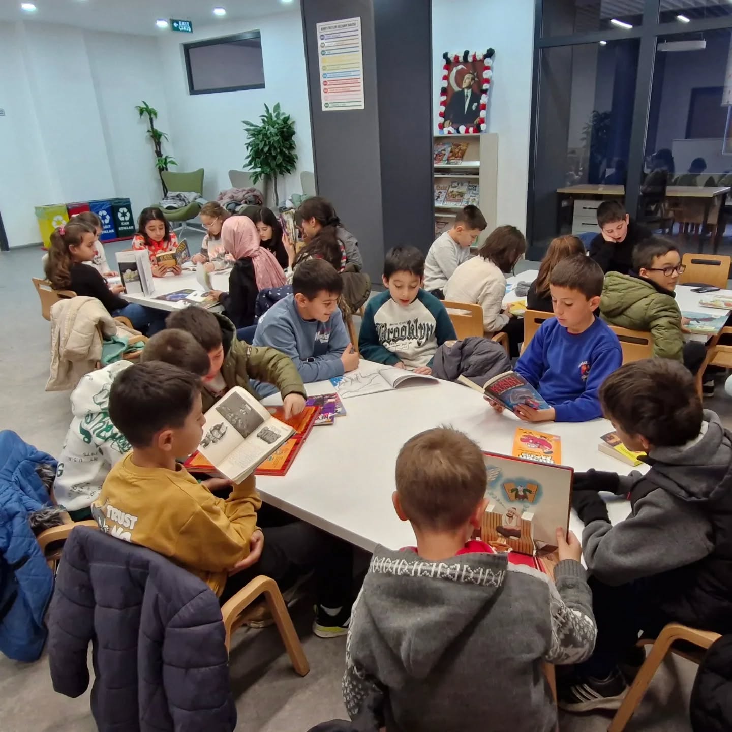 SANDIKLI’DA KÜTÜPHANE SEVGİSİ  TEKNOLOJİYE MEYDAN OKUYOR