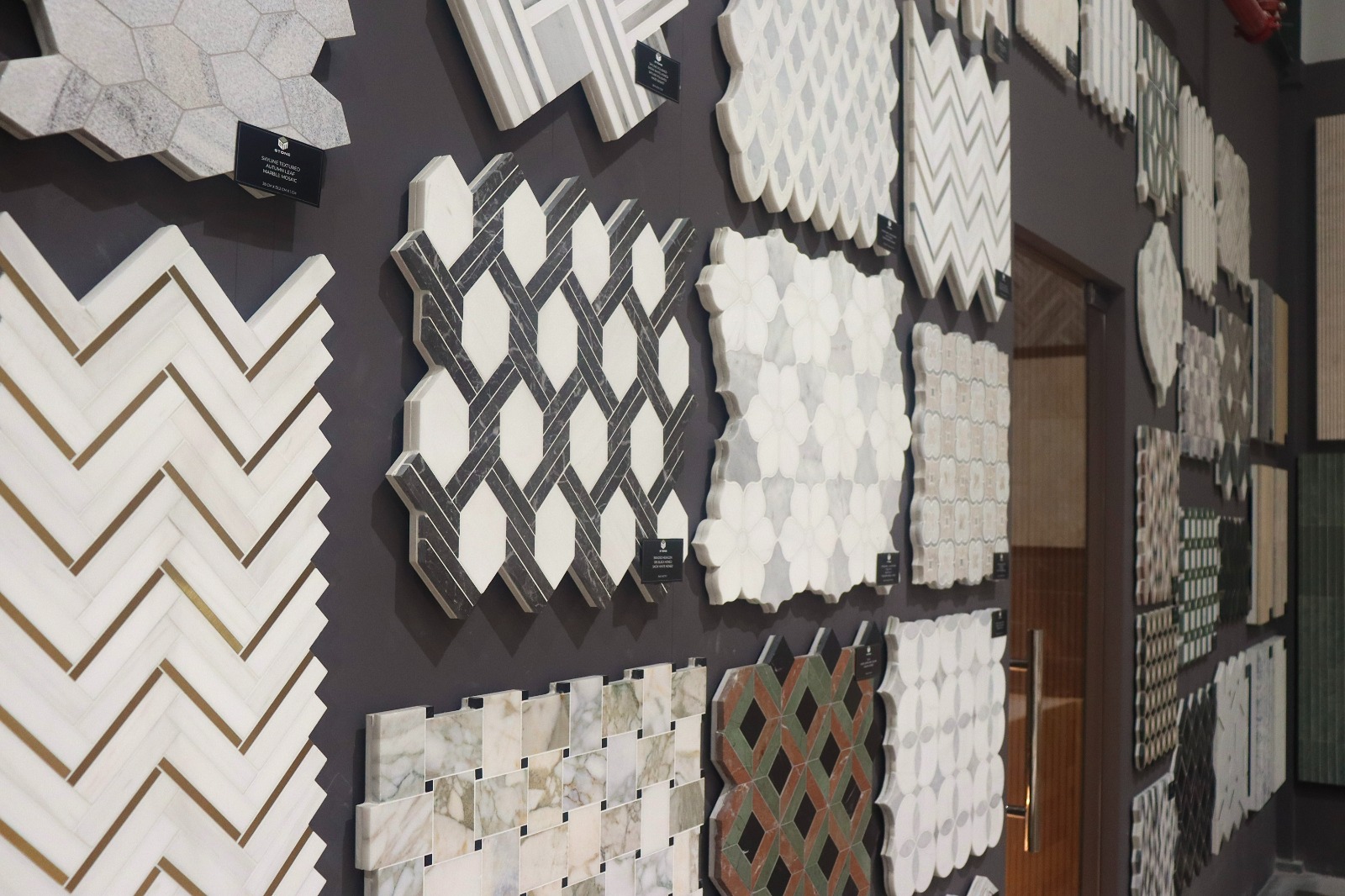KÖRFEZ PAZARINA GÜÇLÜ ADIM MARBLE SYSTEMS TUREKS DUBAİ’DE