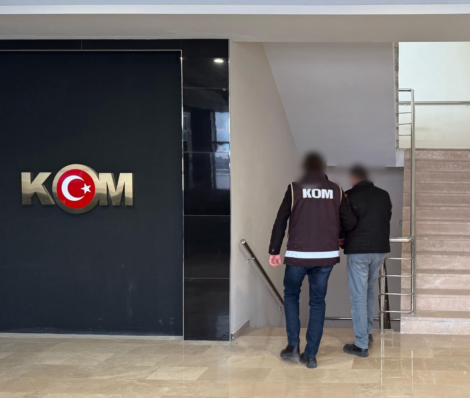 Afyonkarahisar'da Kaçakçılık Operasyonu: Silah ve Mühimmat Ele Geçirildi