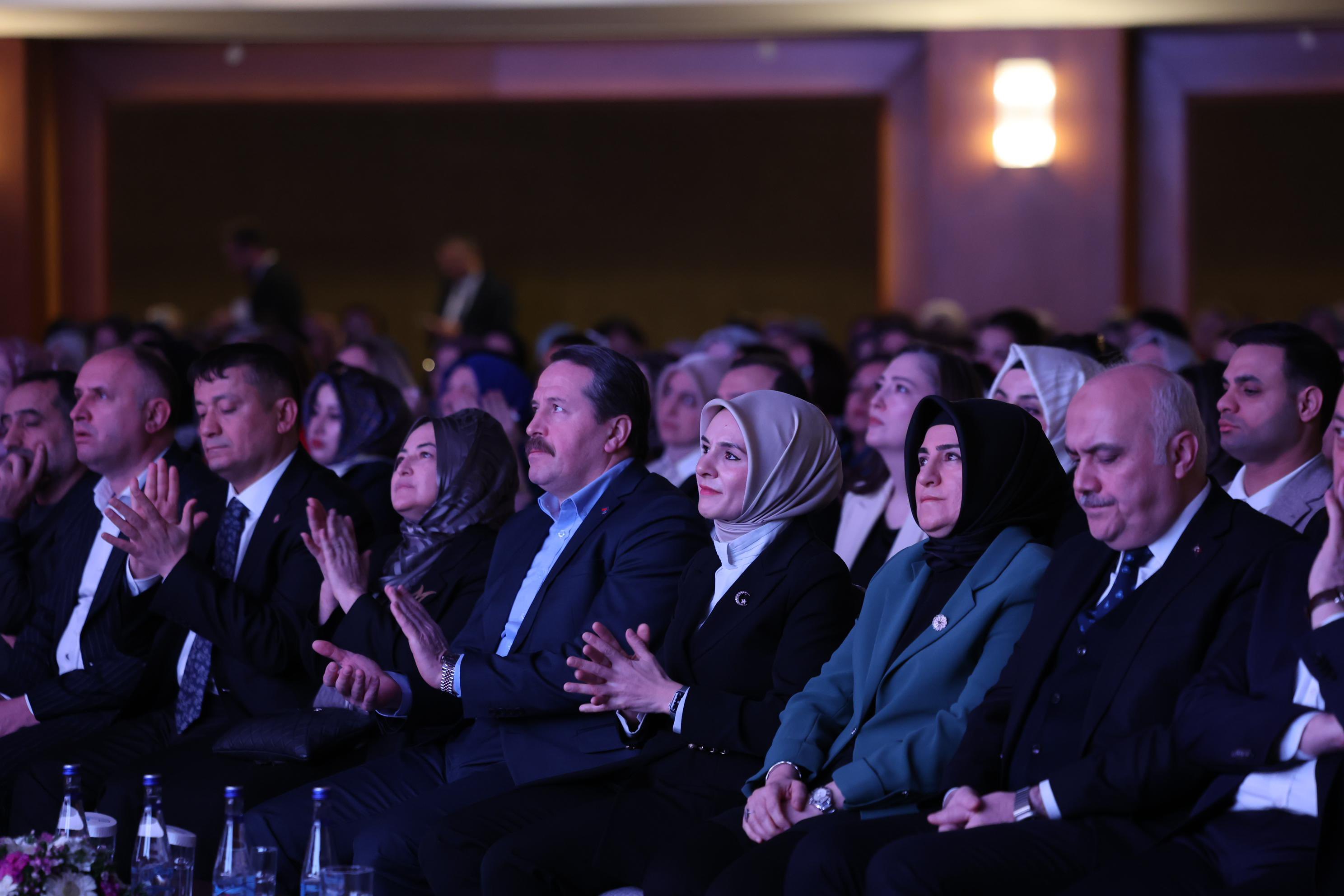 BAKAN GÖKTAŞ “KADINLARIN GÜÇLENMESİ, TOPLUMUN YARINLARINI İNŞA EDİYOR”