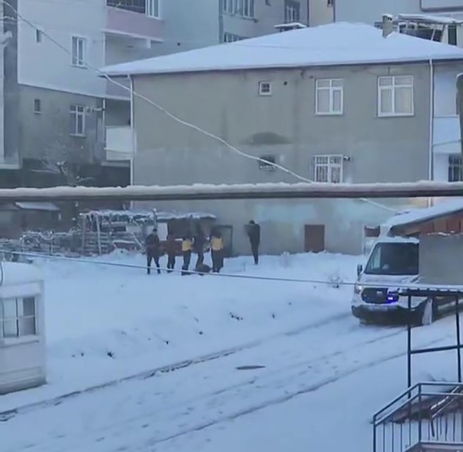 Ölü Bedeni Karlar İçinde Bulundu