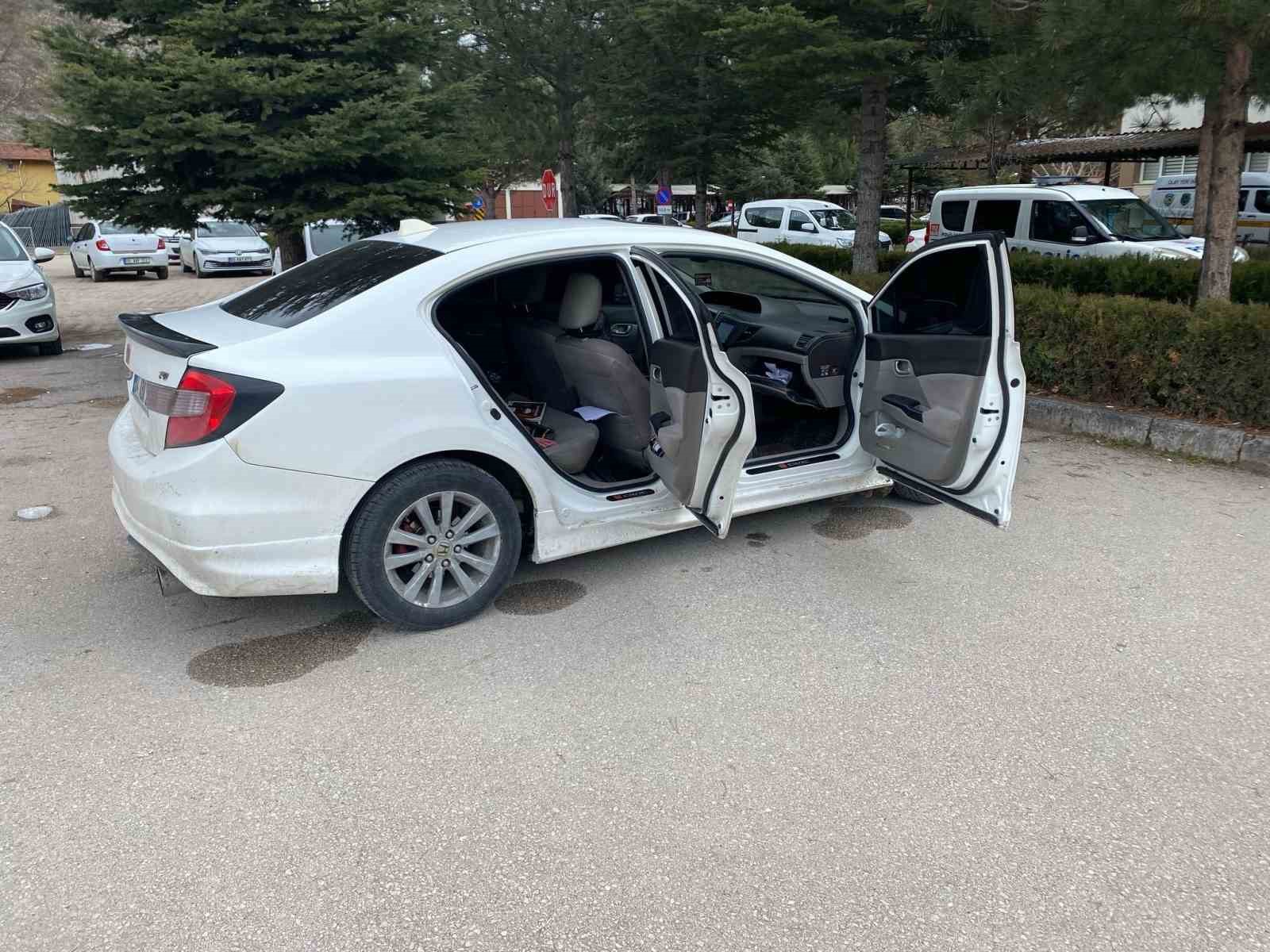 Polisin Peş Peşe Durdurduğu İki Araçta 7 Kaçak Göçmen Yakalandı