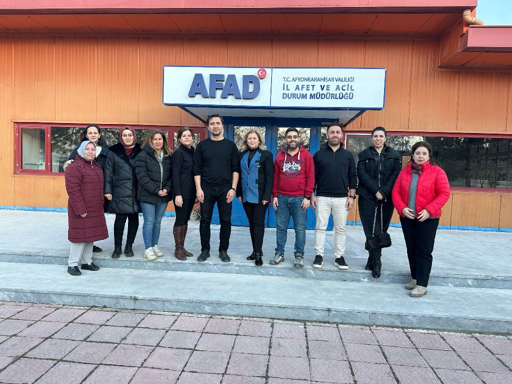 AFYONKARAHİSAR İŞ KADINLARI DERNEĞİ ÜYELERİNE SERTİFİKALI TEMEL İLK YARDIM EĞİTİMİ