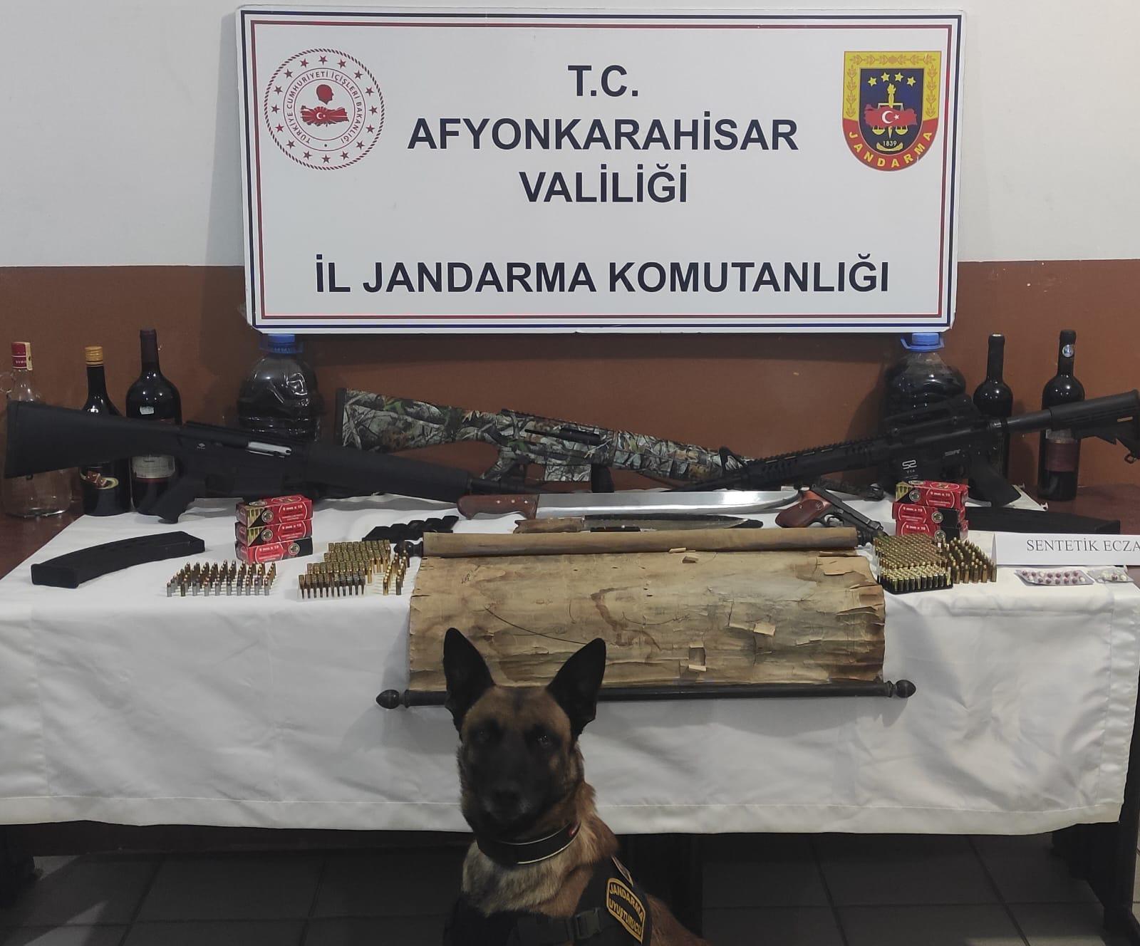 Afyonkarahisar’da Kaçak Alkol ve Uyuşturucuya Operasyon