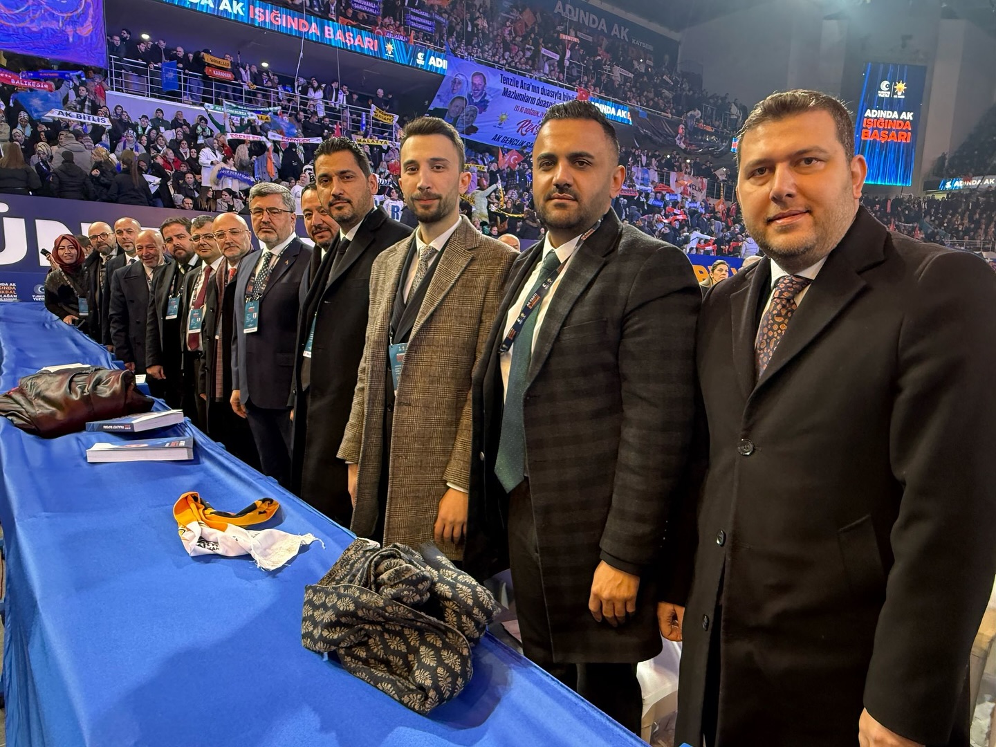 AK Parti Kongresi’nde Afyonkarahisar Teşkilatı Tam Kadro