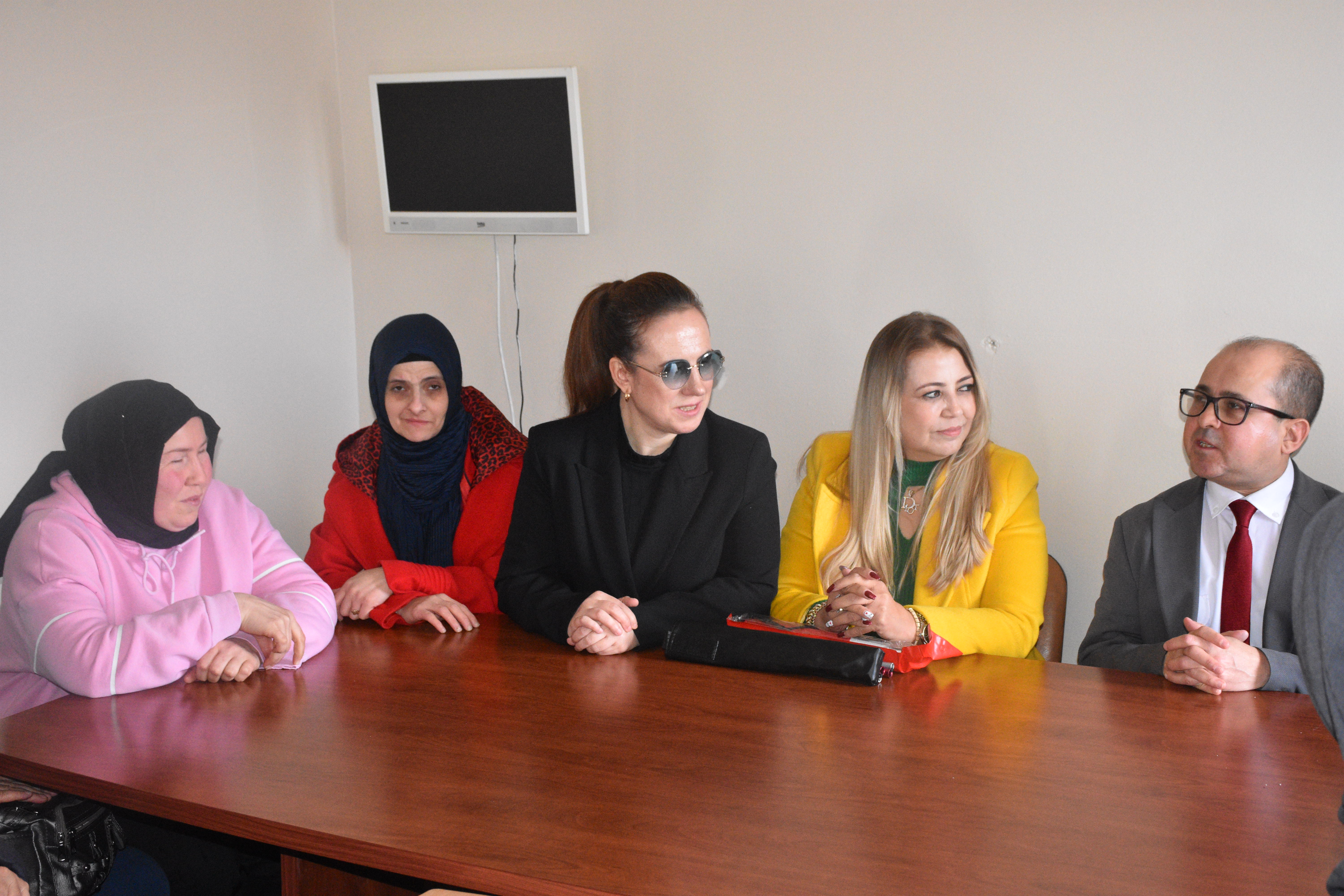 İki Kez Böbrek Nakli, Kanser ve Görme Kaybını Aşan Kadın  Emsal Gedikkaya'nın Umut Dolu Hikayesi