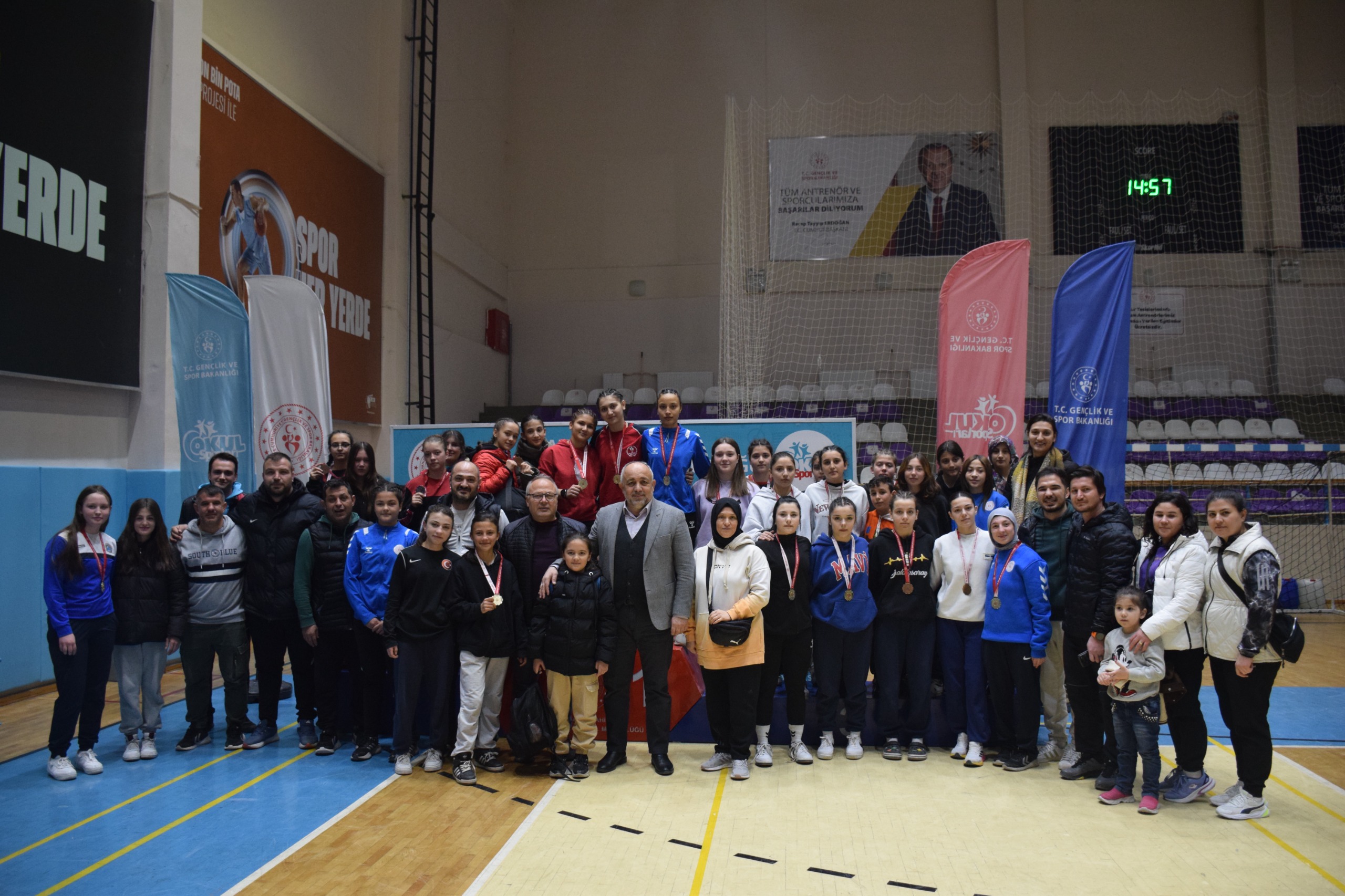 Gençler ve Yıldızlar Güreş Müsabakaları Sona Erdi