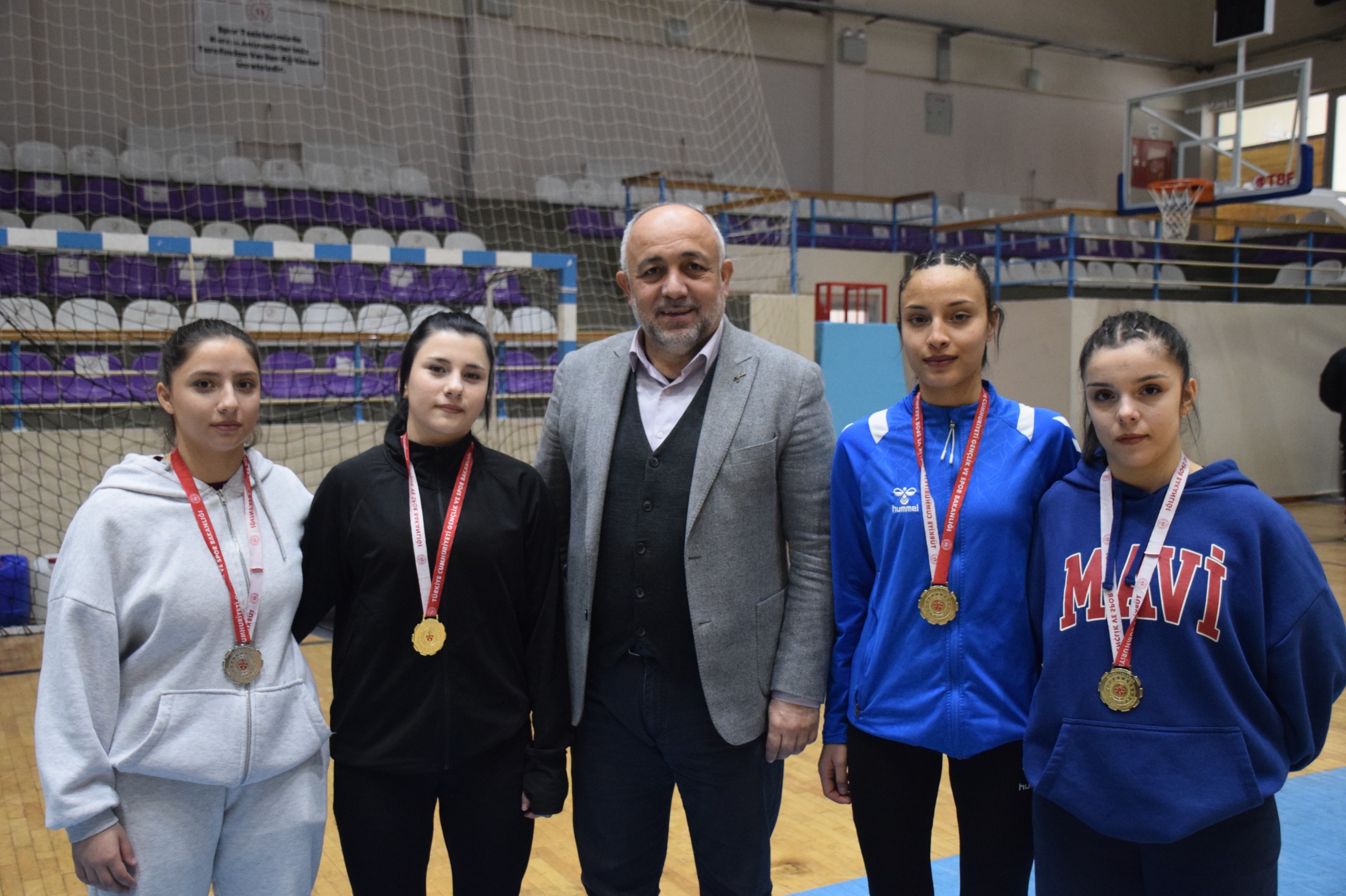 Gençler ve Yıldızlar Güreş Müsabakaları Sona Erdi