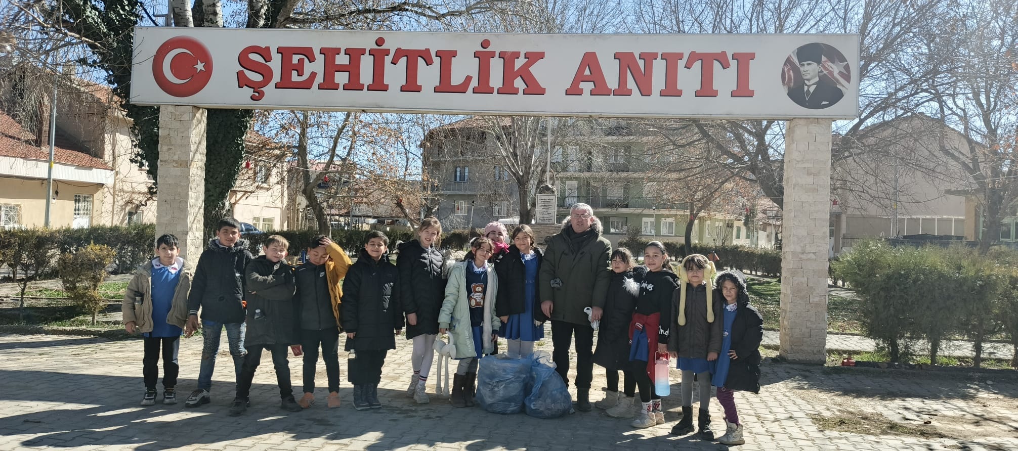 Başmakçı'da Öğrencilerden Örnek Davranış