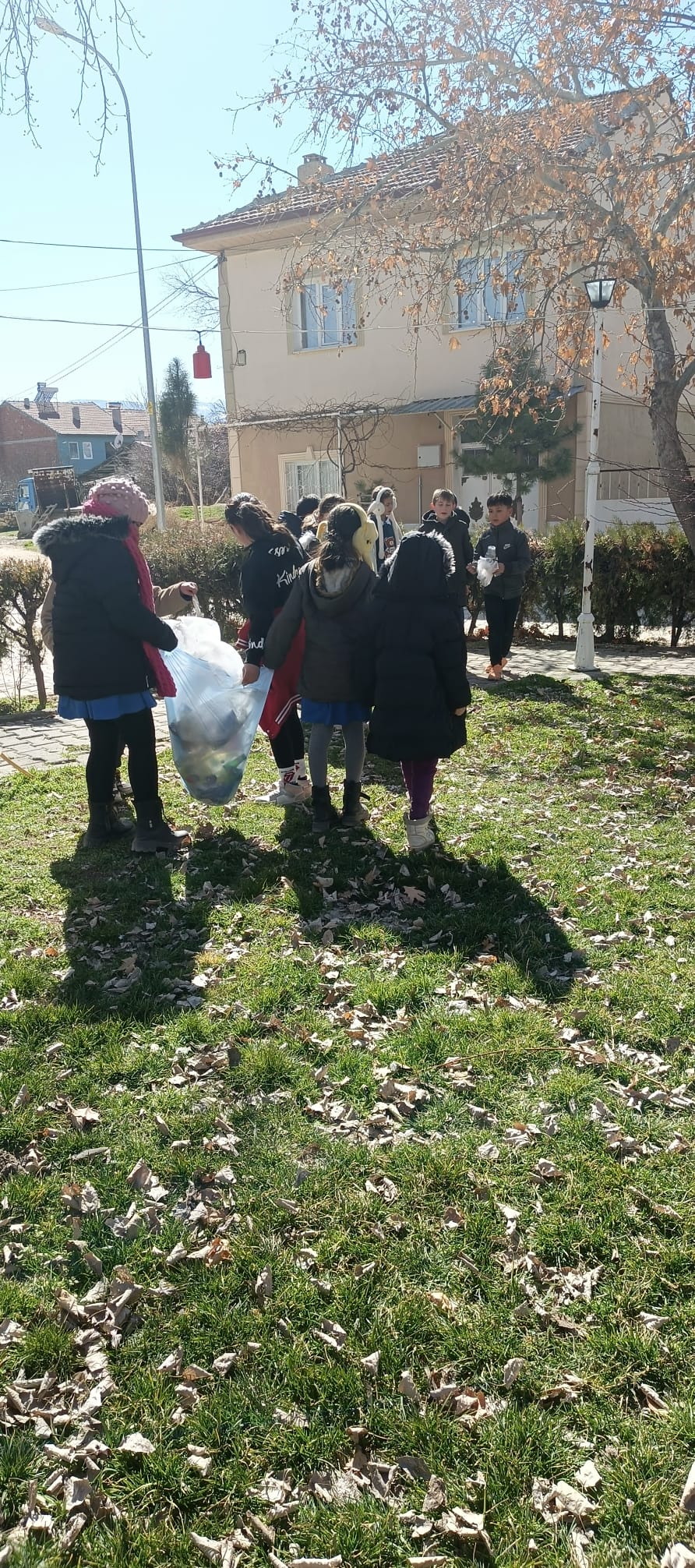 Başmakçı'da Öğrencilerden Örnek Davranış