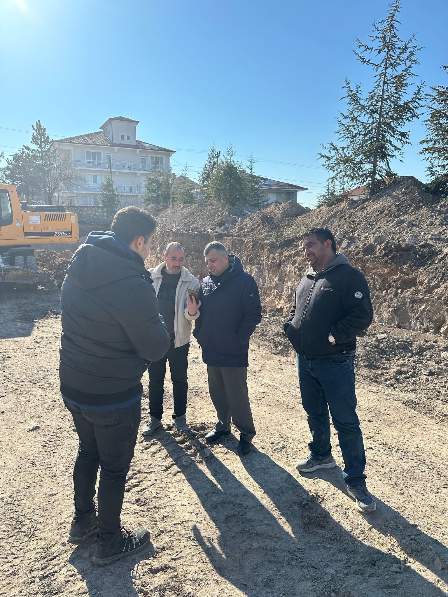 Başkan Koyuncu Lise İnşaat Alanında İncelemelerde Bulundu