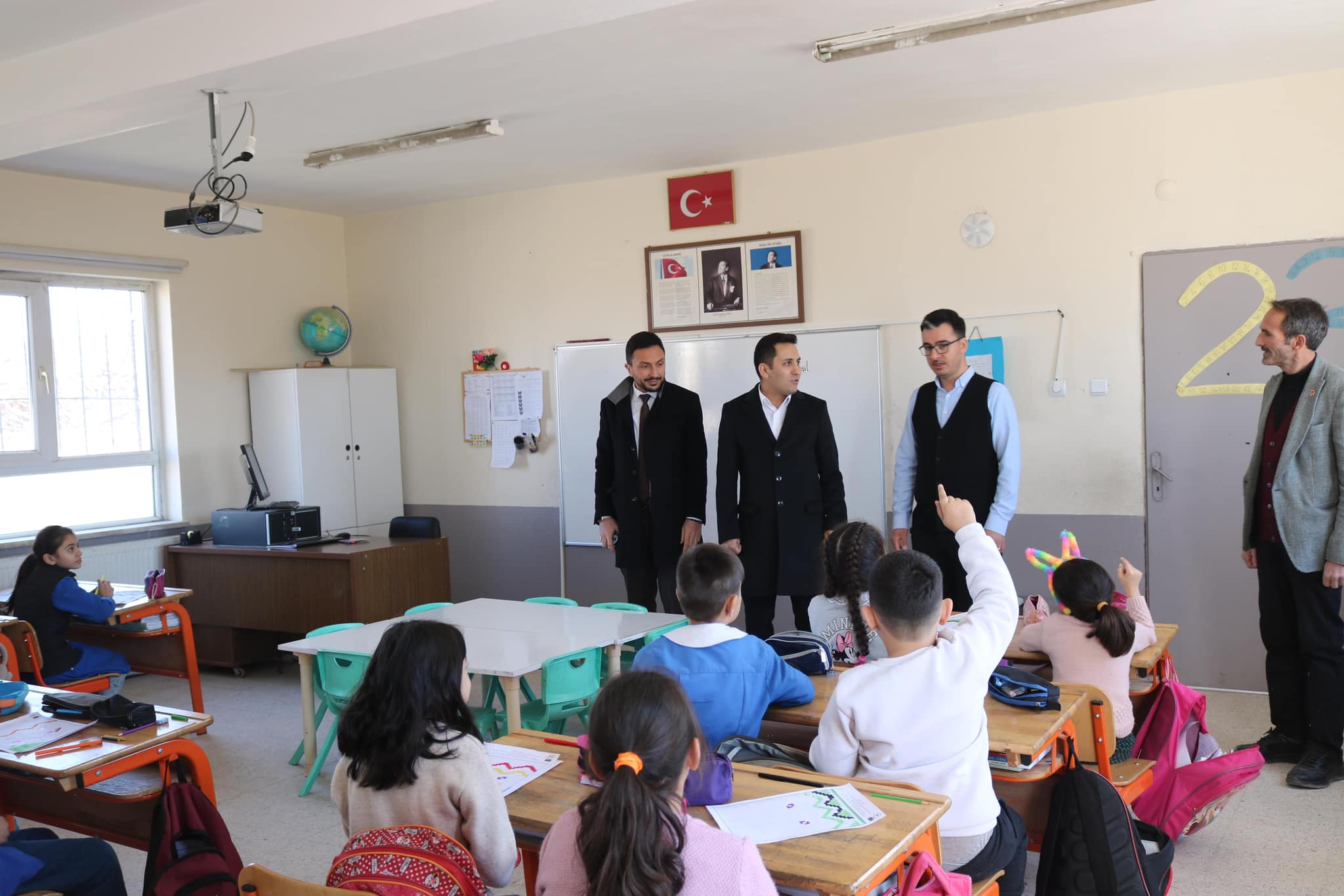 Kaymakam Bildirici İlkokulları Ziyaret Etti