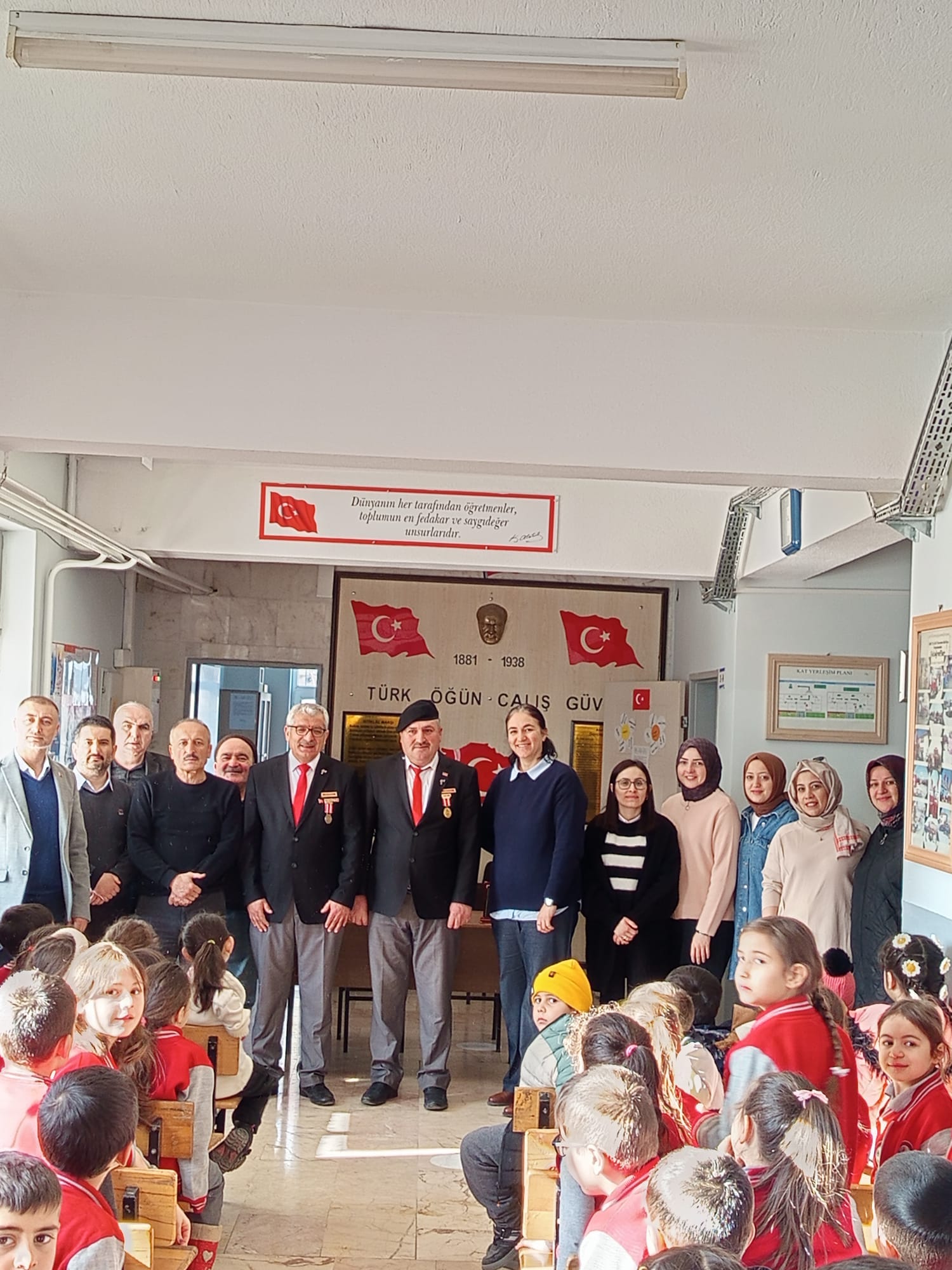 Alparslan İlkokulunda, Gazilerle Anlamlı Buluşma