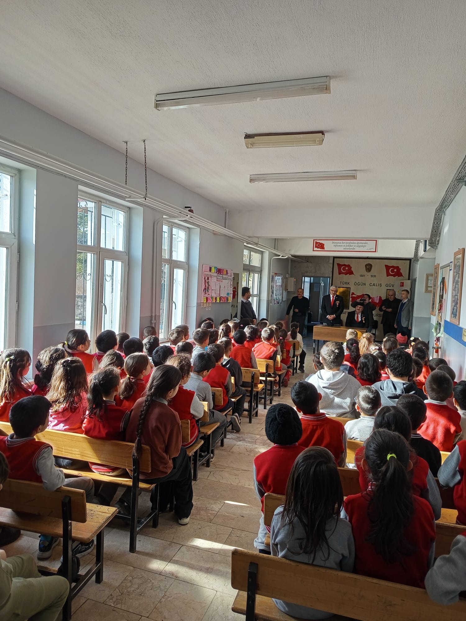 Alparslan İlkokulunda, Gazilerle Anlamlı Buluşma