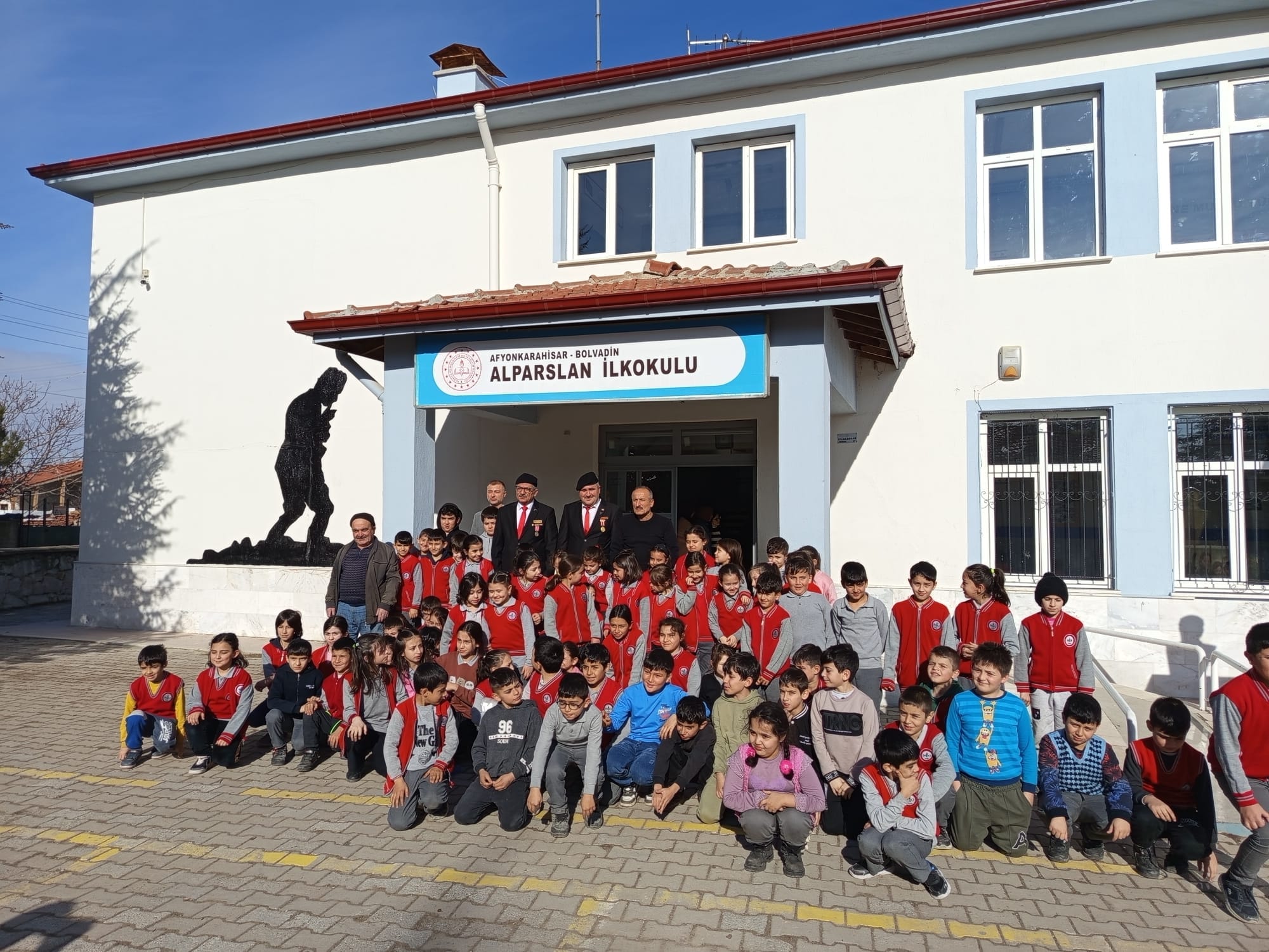 Alparslan İlkokulunda, Gazilerle Anlamlı Buluşma