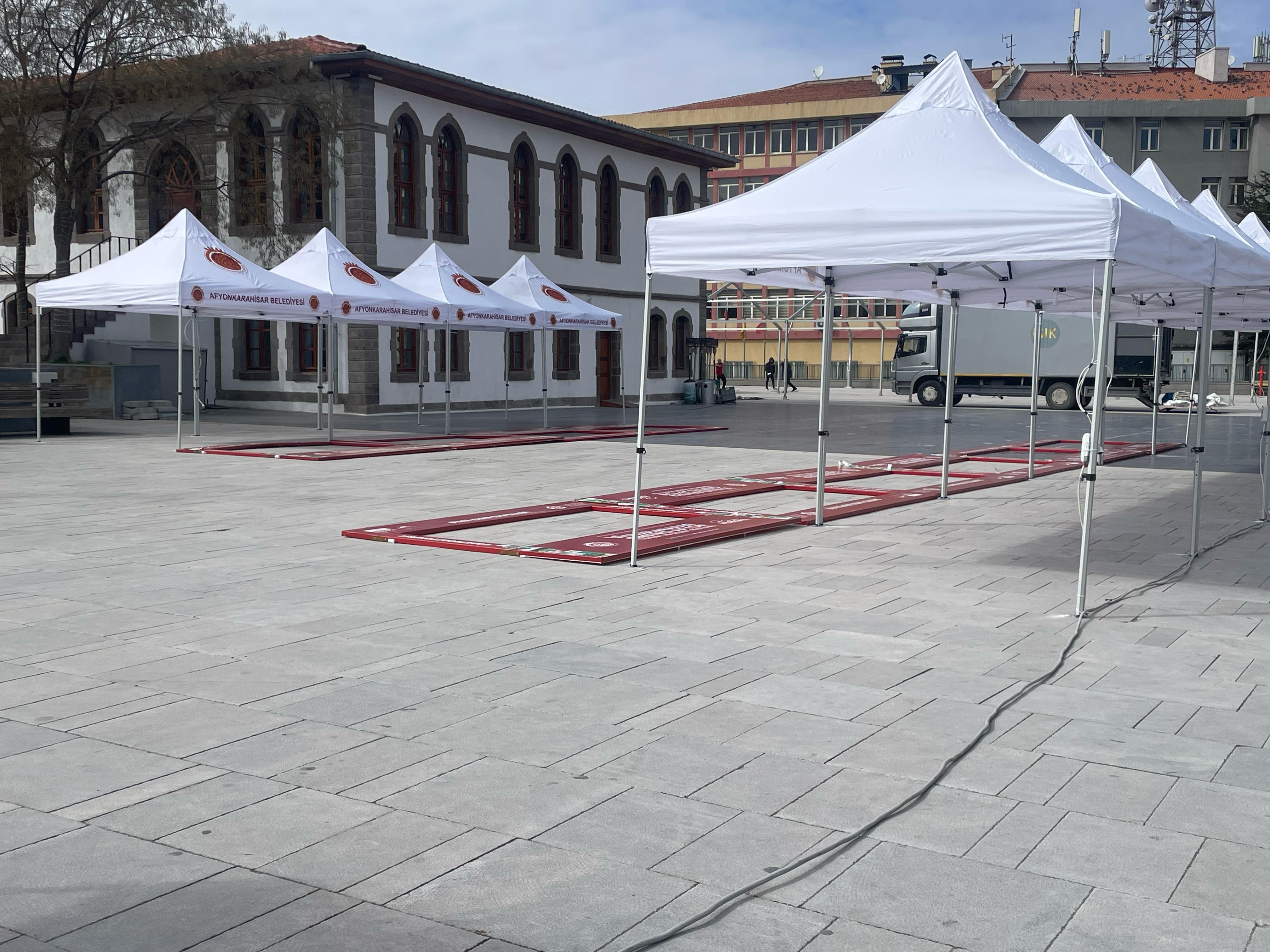 Afyonkarahisar'da Ramazan Coşkusu Başlıyor: Zafer Meydanı'nda İftar Çadırları Kuruluyor