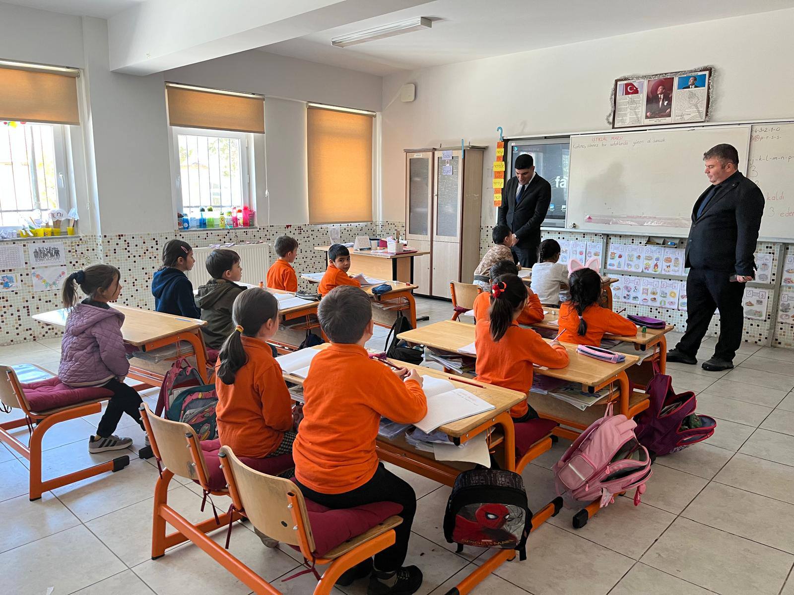 Kaymakam Öztürk, İlçedeki Okulu Ziyaret Etti
