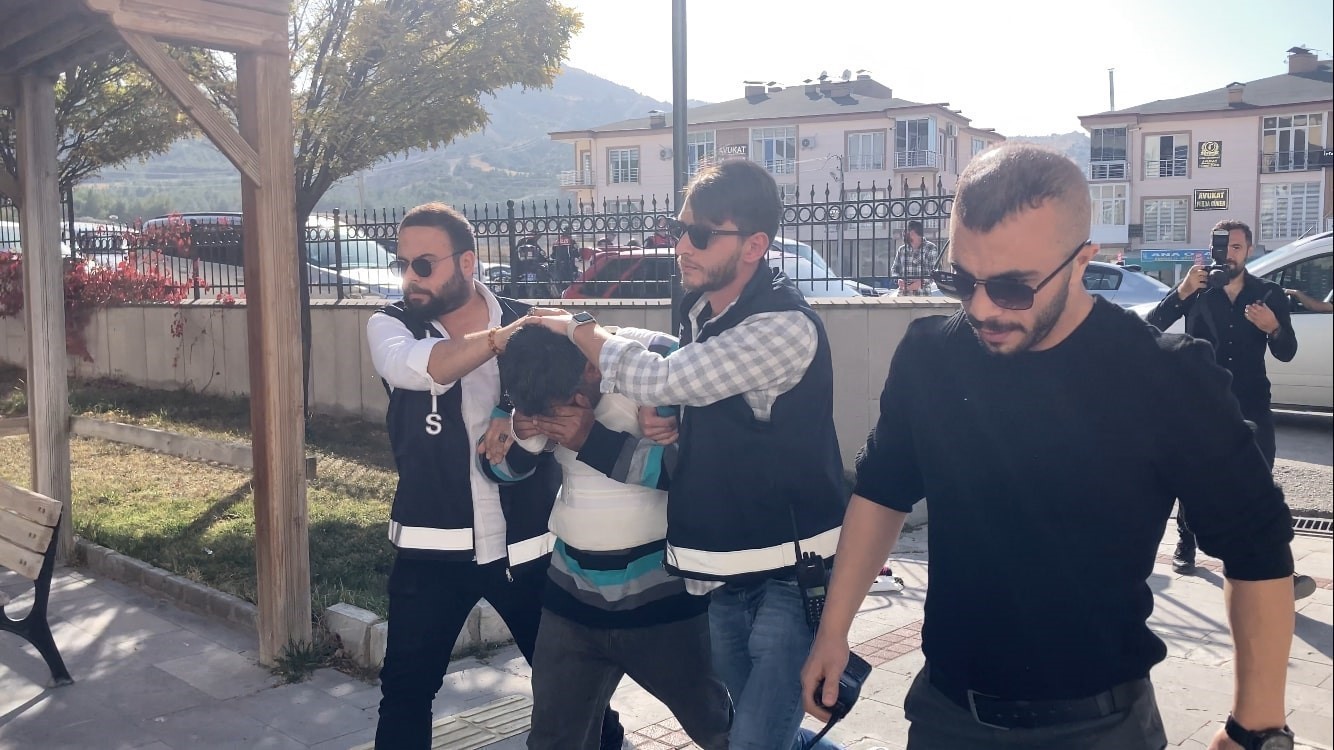 Yaşlı Adamı Öldürüp Karısını Ağır Yaraladı, Ağırlaştırılmış Müebbetle Cezalandırıldı