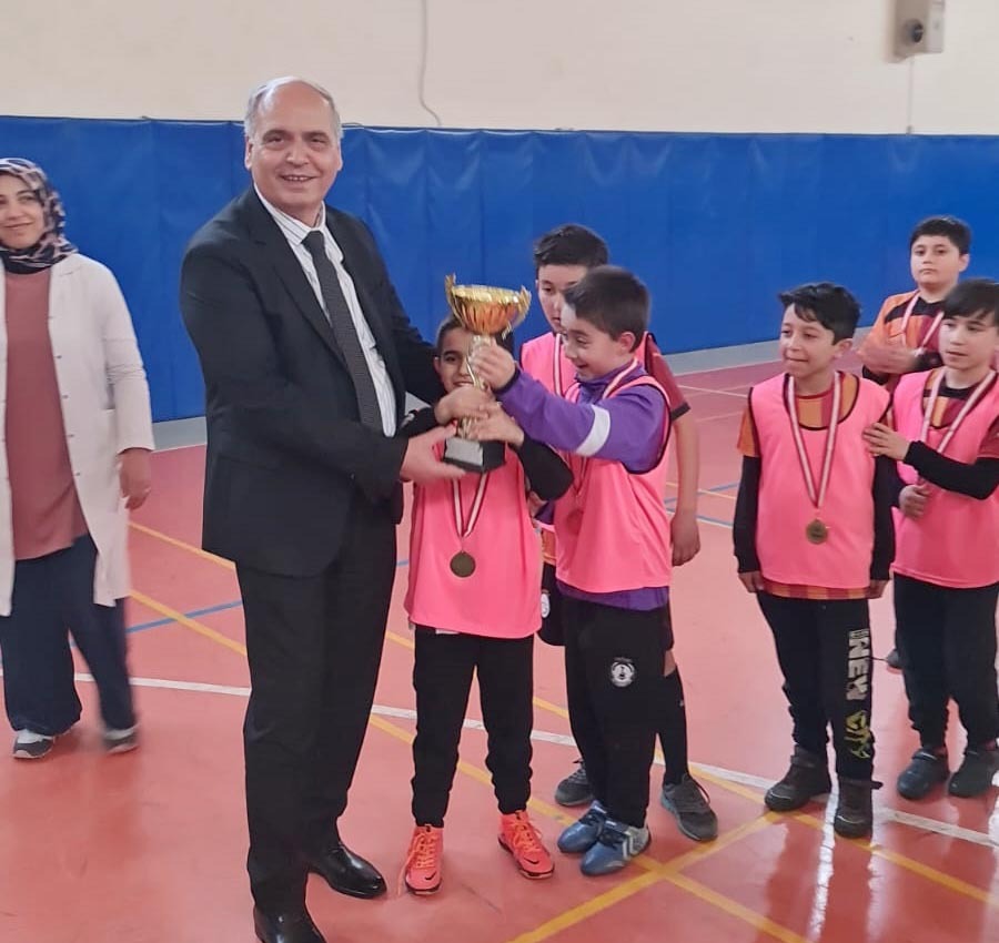 Erkmen’de Futsal Turnuvası Düzenlendi