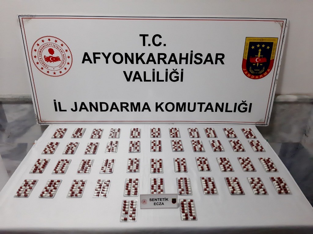 AFYONKARAHİSAR'DA JANDARMADAN UYUŞTURUCU OPERASYONU!