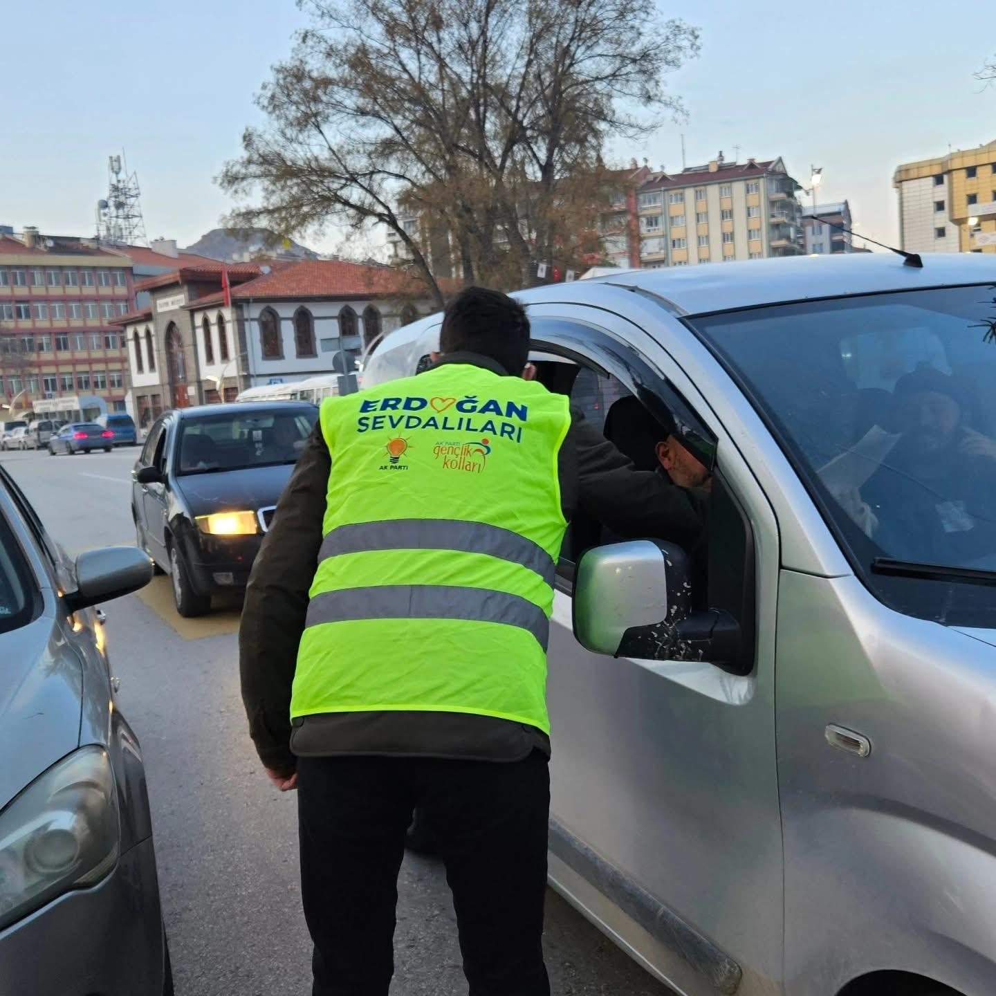 AK Gençlik'ten “İftara 5 Kala” İkramları