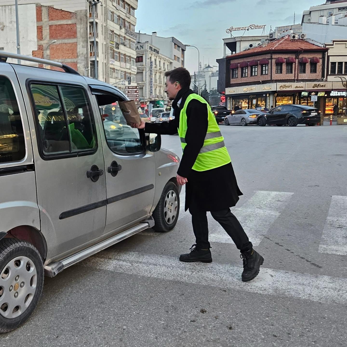AK Gençlik'ten “İftara 5 Kala” İkramları