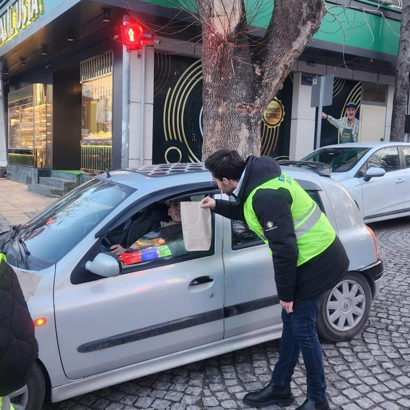 AK Gençlik'ten “İftara 5 Kala” İkramları