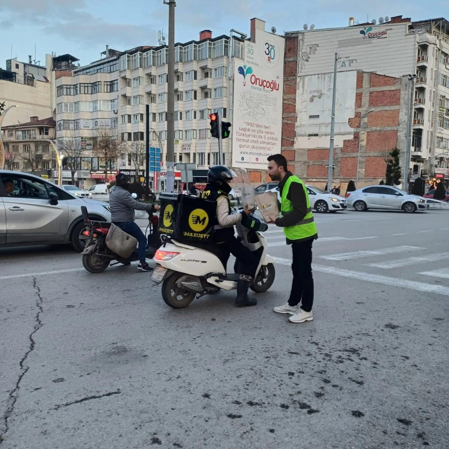 AK Gençlik'ten “İftara 5 Kala” İkramları