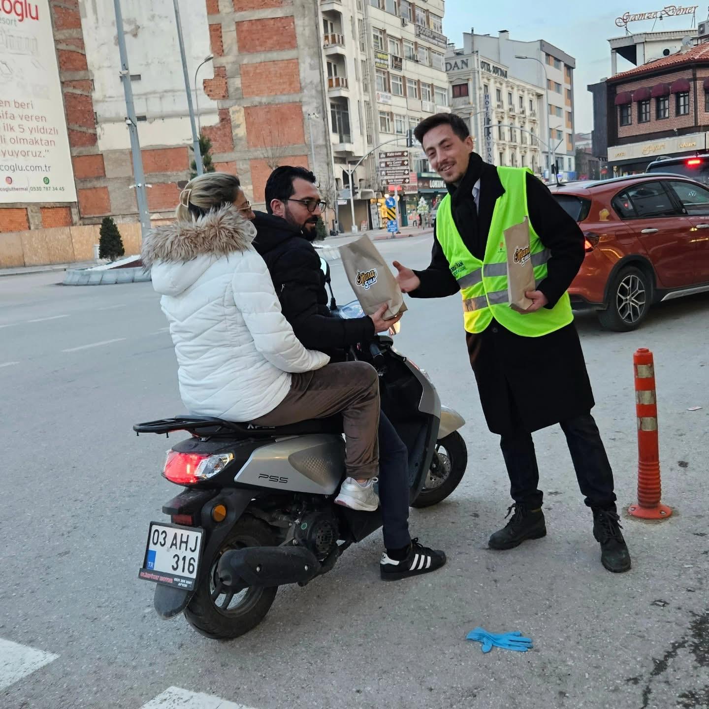 AK Gençlik'ten “İftara 5 Kala” İkramları