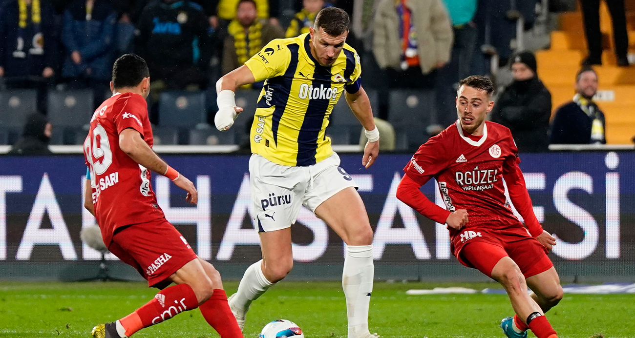Puan farkı 4'e indi! Fenerbahçe, Antalyaspor'u rahat geçti