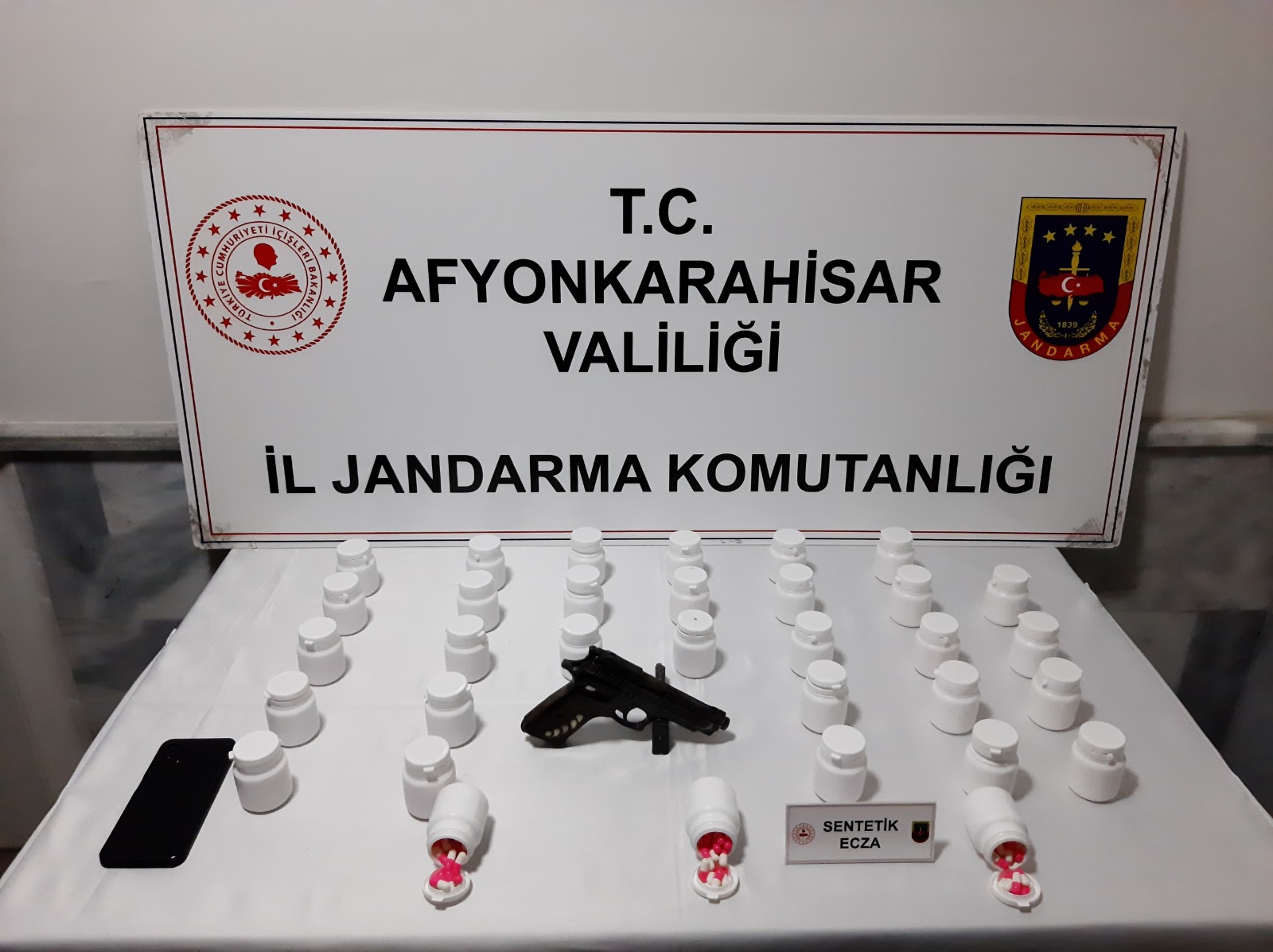 JANDARMA EKİPLERİNDE AĞIR KIRSALDA SUÇ VE SUÇLUYA GEÇİT YOK