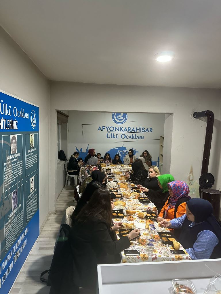 KUTLU DERGÂH'TA AİLE BULUŞMASI