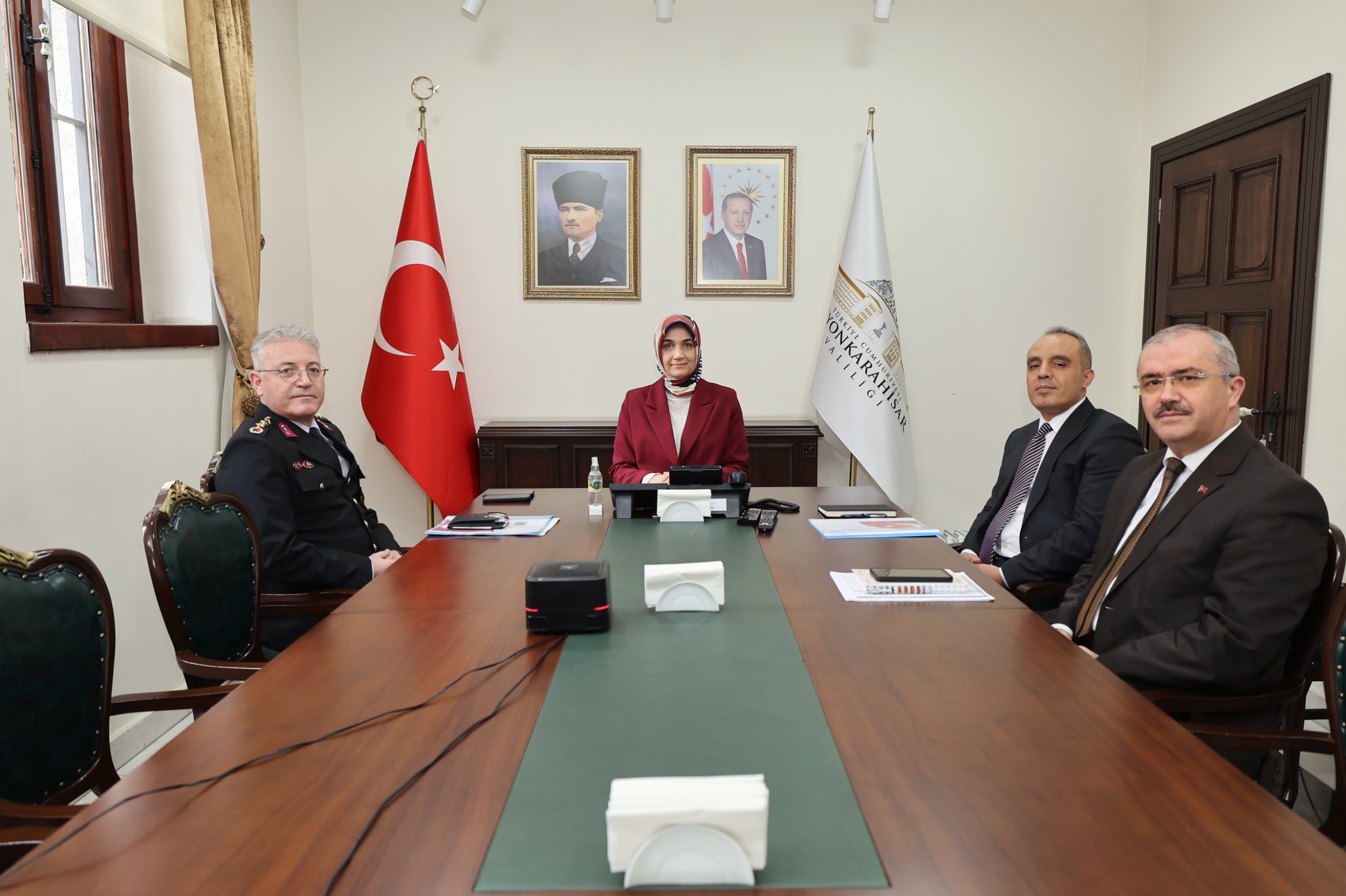 DEVLET ANA AİLE POLİTİKALARI  İÇİN BAKANLARLA BİR ARAYA GELDİ