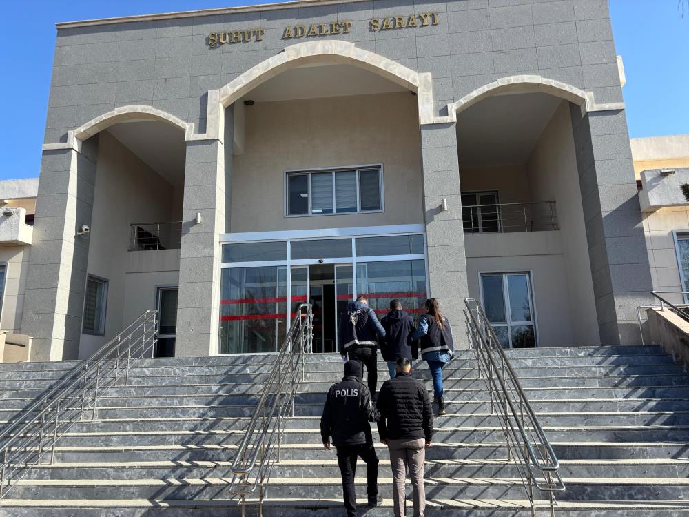 UYUŞTURUCU VE YAĞMA SUÇUNDAN ARANAN 2 ŞAHIS TUTUKLANDI